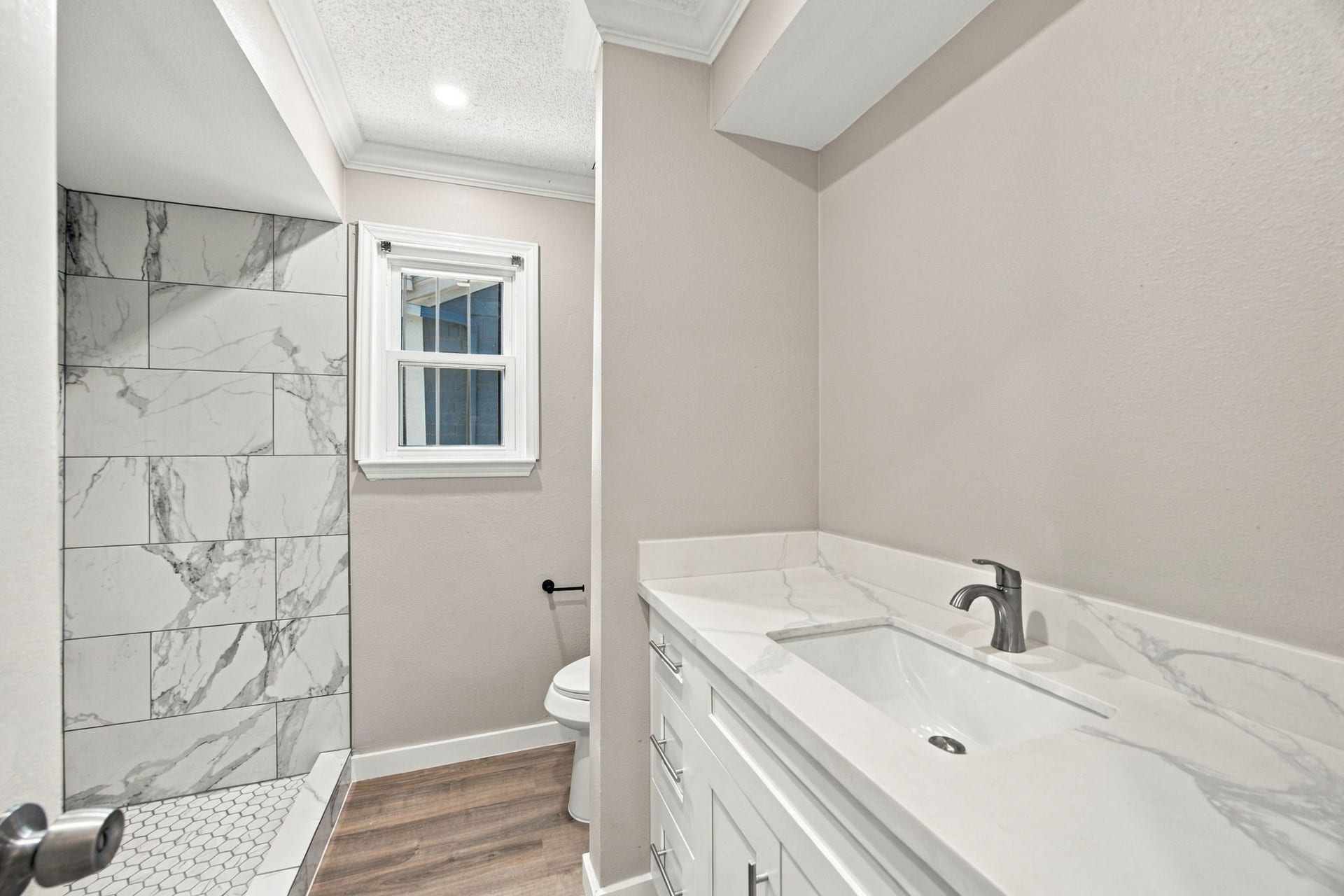 Downstairs guests bathroom