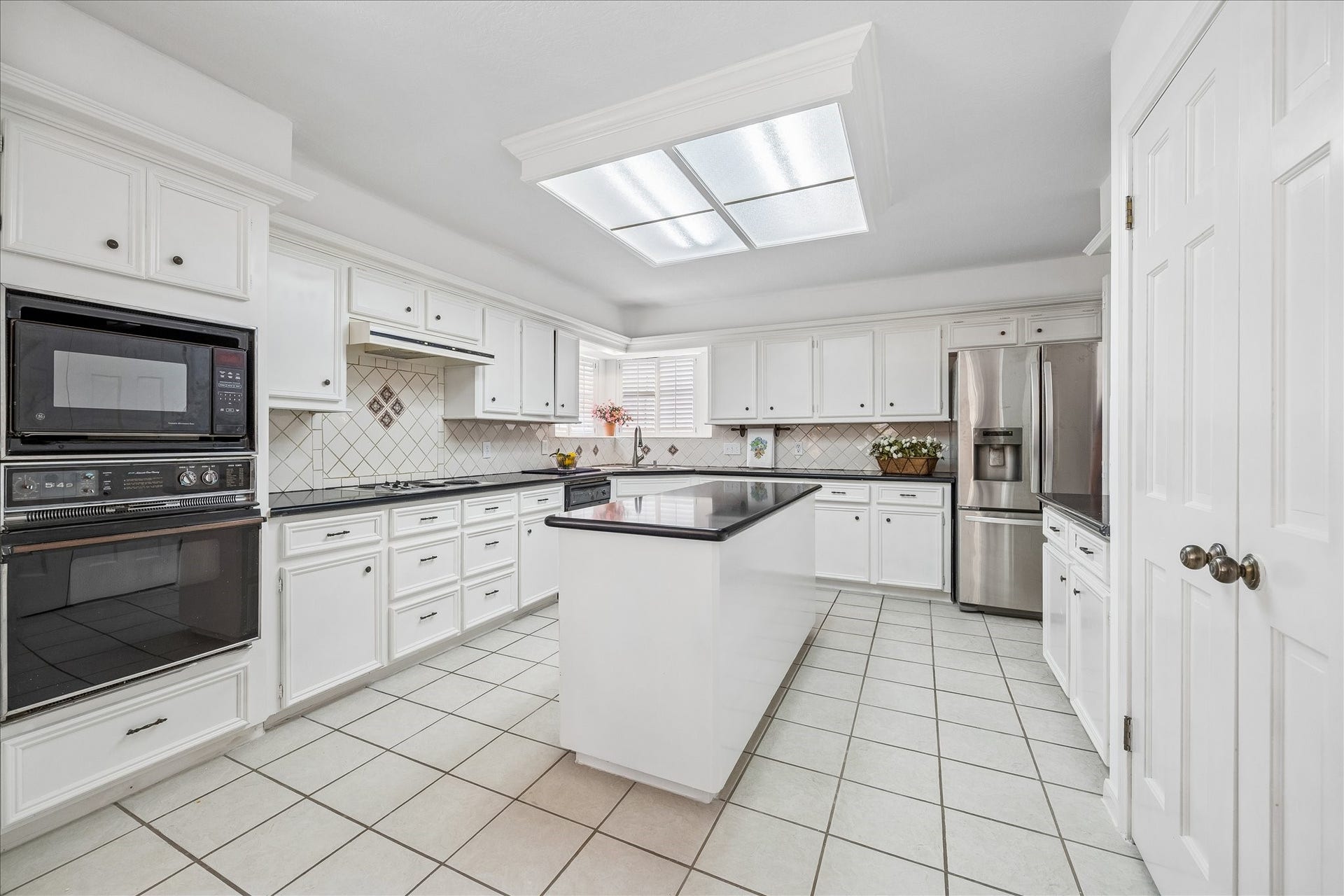 5410 Red Cliff Drive, Kingwood, TX 77345 5410 Red Cliff Drive, Kingwood, TX 77345