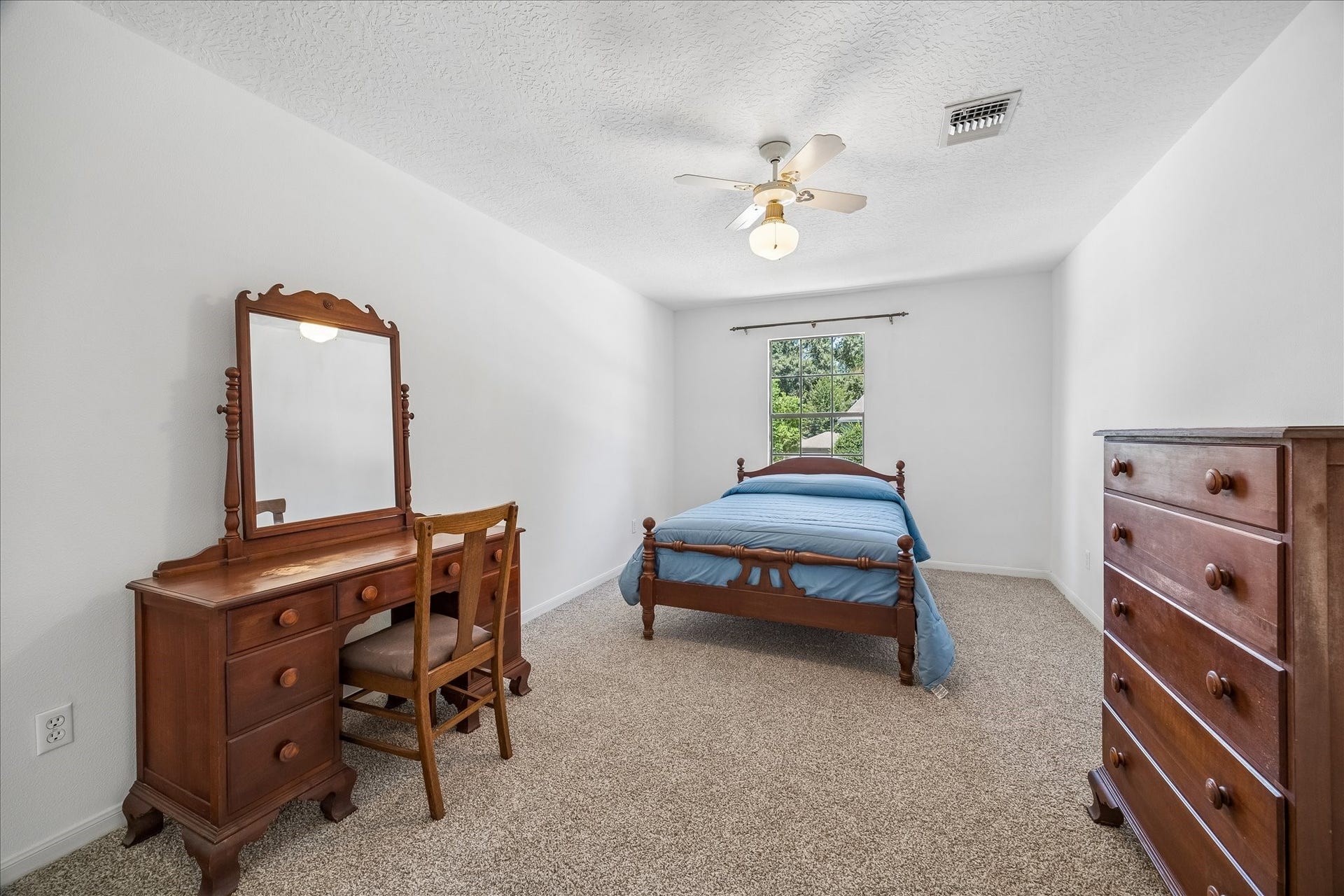 5410 Red Cliff Drive, Kingwood, TX 77345 5410 Red Cliff Drive, Kingwood, TX 77345