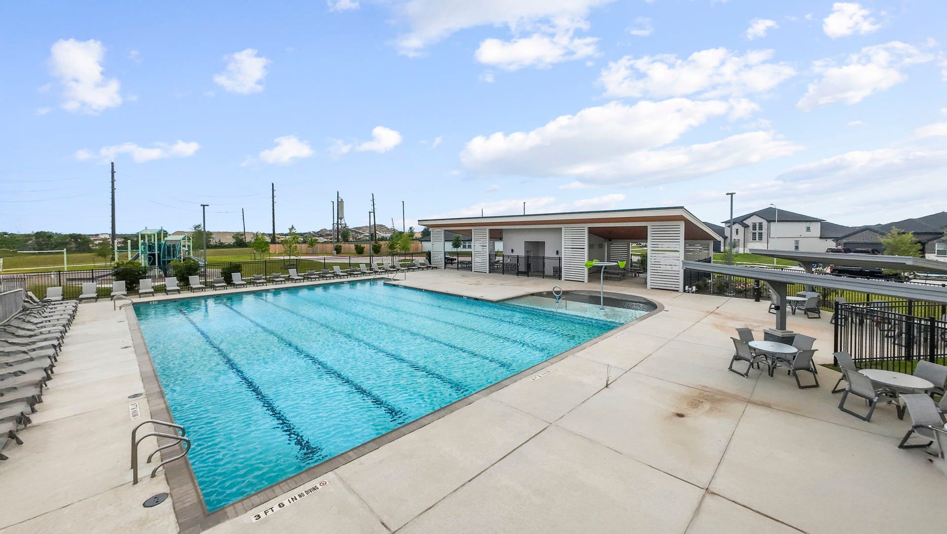 4909 Lemon Gove Drive, Rosenberg, TX 77469 *Images and 3D tour are for illustration only and options may vary from home as built.