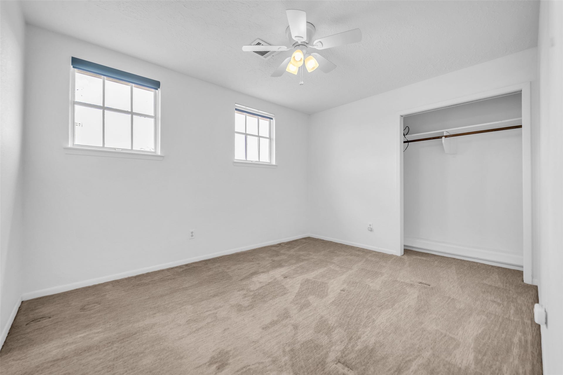 2808 Burke Road, Pasadena, TX 77502 Great windows and natural light