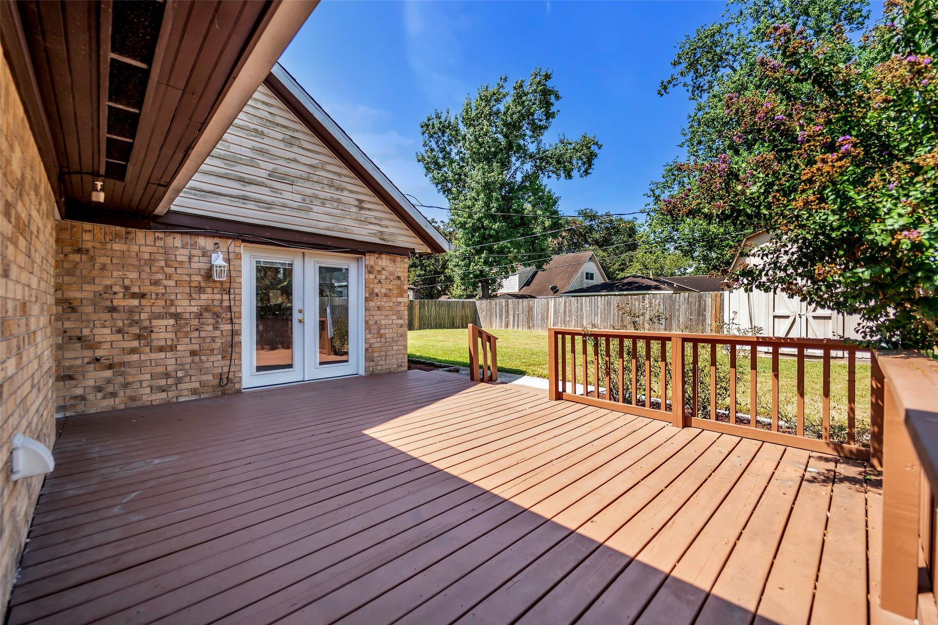 2808 Burke Road, Pasadena, TX 77502 Wow! Incredible deck for your outdoor living space.