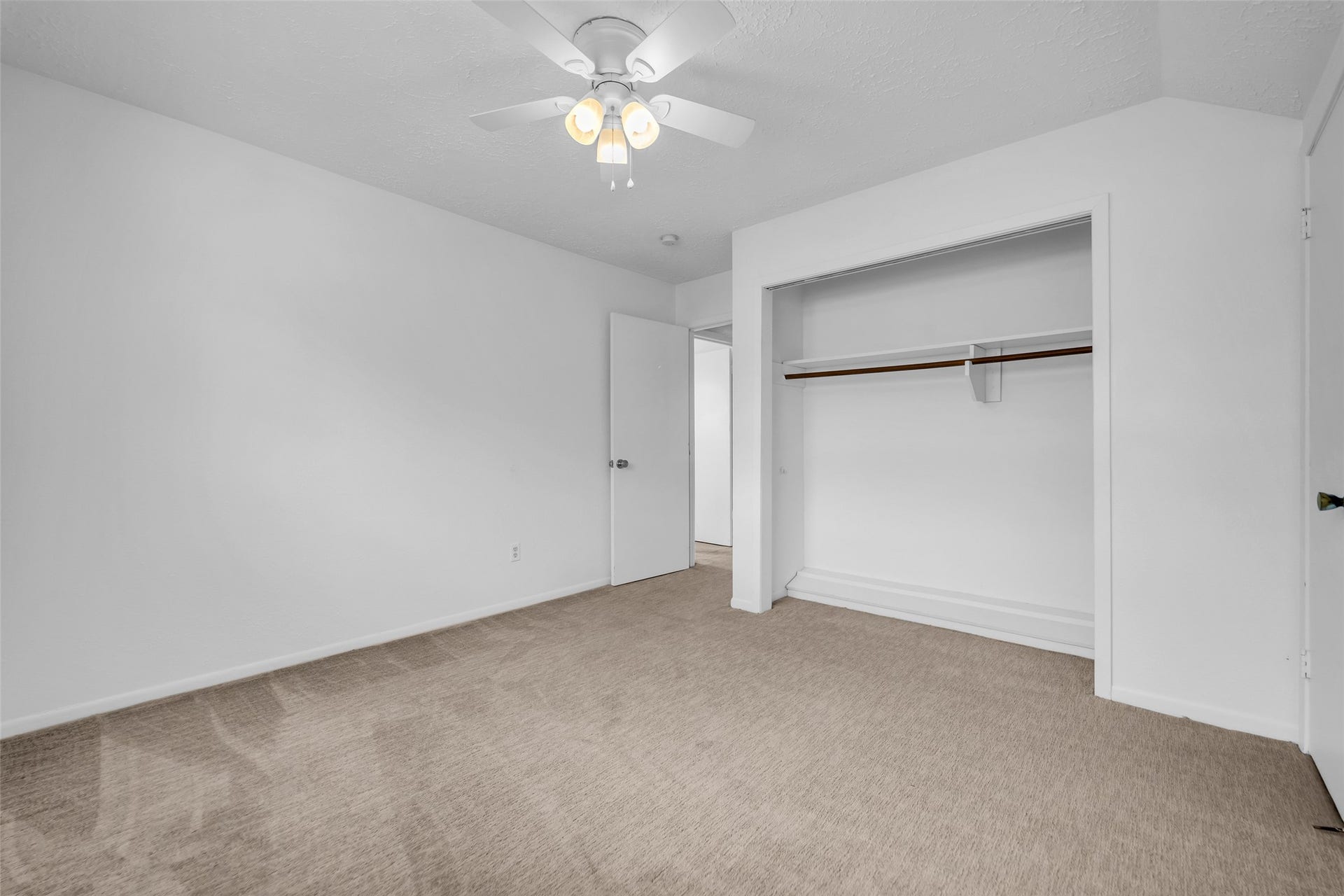 2808 Burke Road, Pasadena, TX 77502 2808 Burke Road, Pasadena, TX 77502