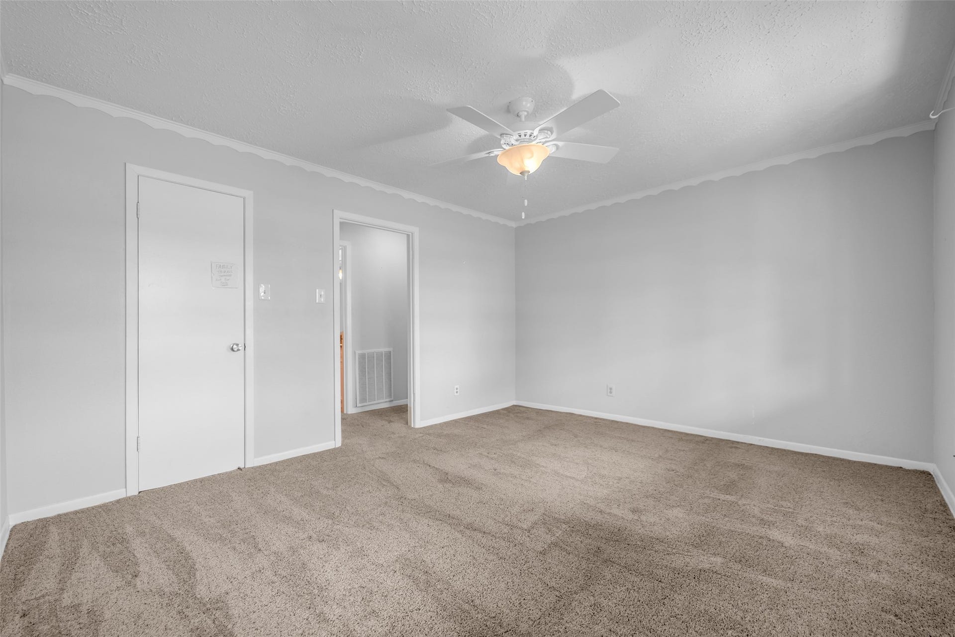 2808 Burke Road, Pasadena, TX 77502 2808 Burke Road, Pasadena, TX 77502