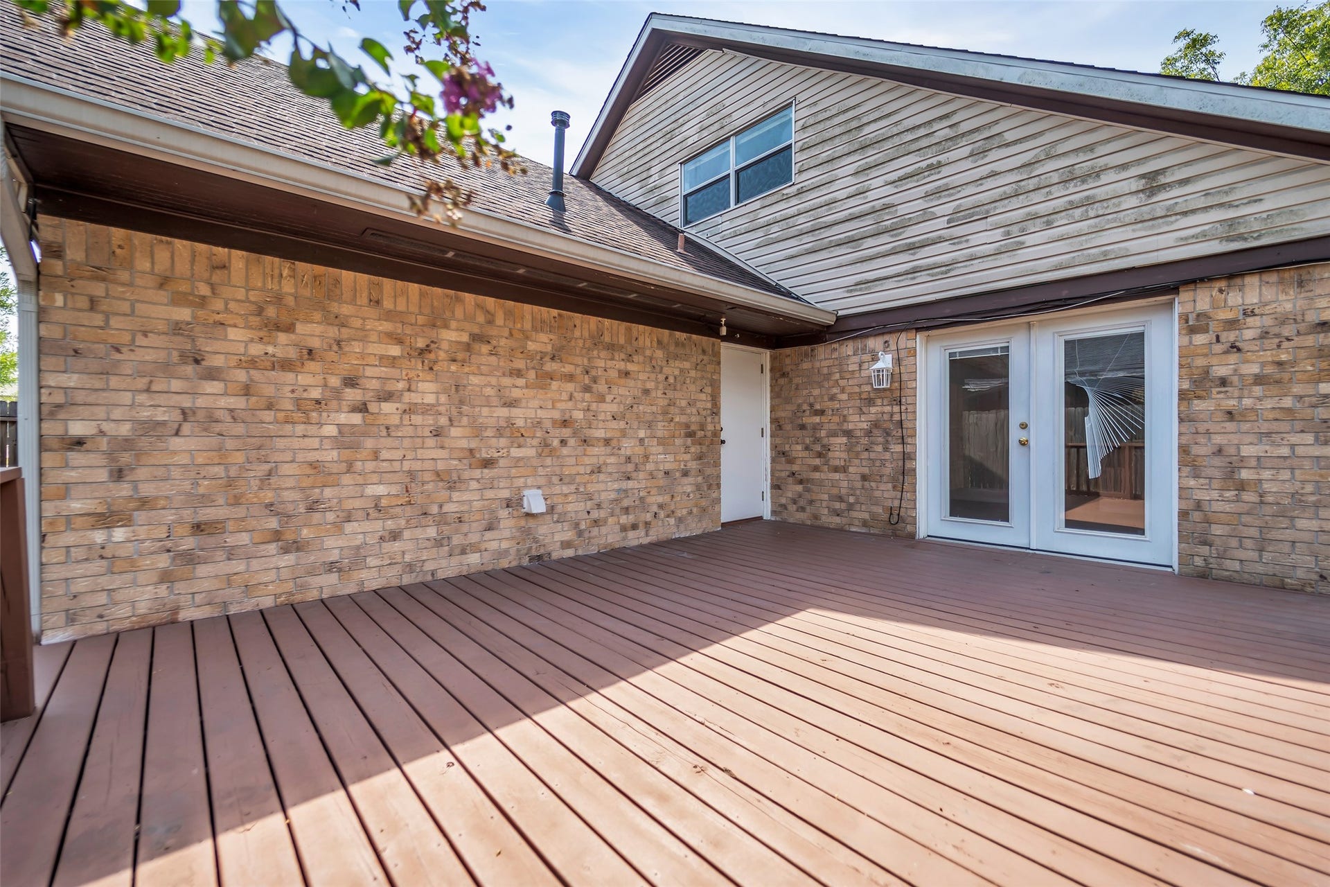 2808 Burke Road, Pasadena, TX 77502 A digitally staged example of the possibilities this great deck will provide for your outdoor living space