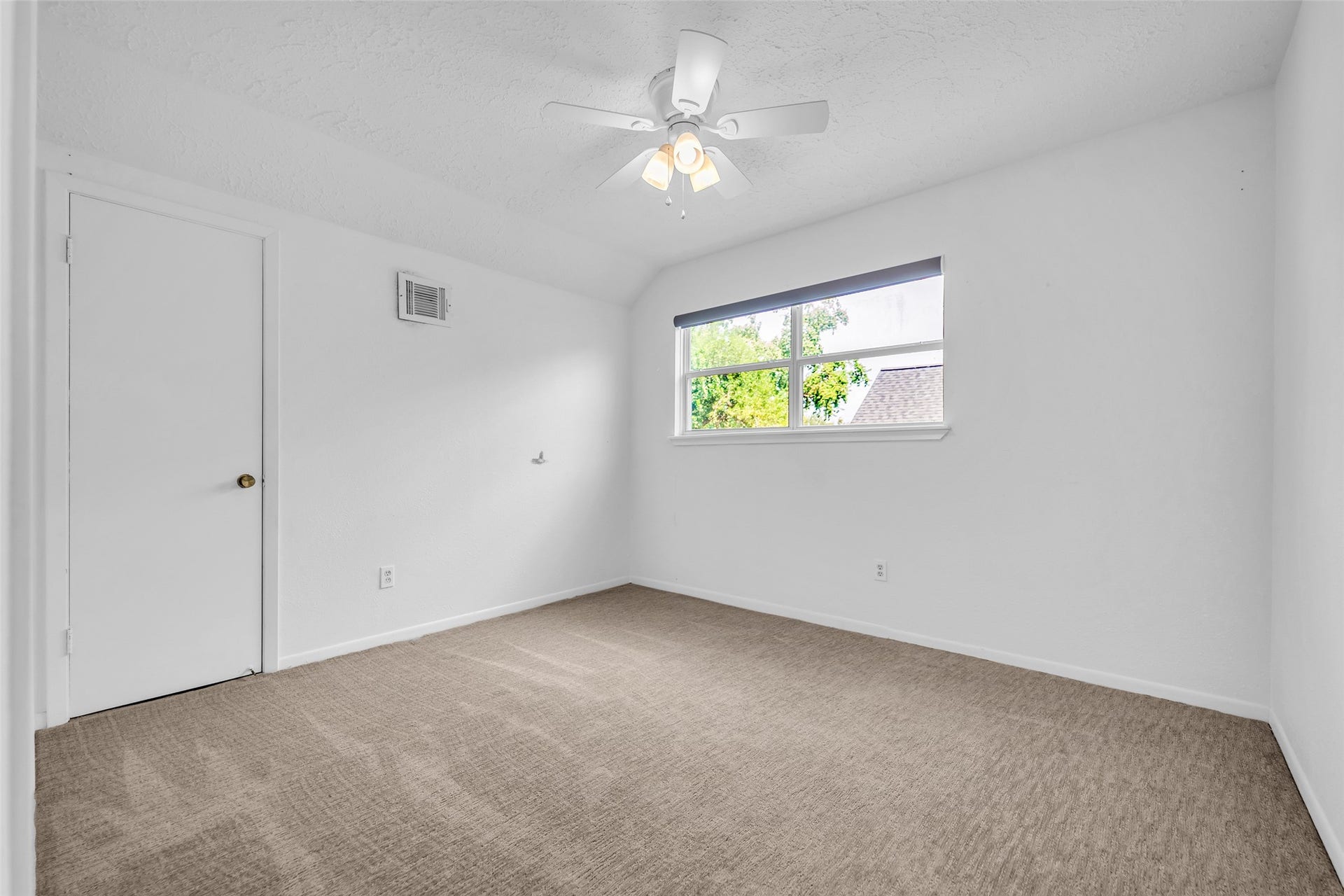 2808 Burke Road, Pasadena, TX 77502 2808 Burke Road, Pasadena, TX 77502