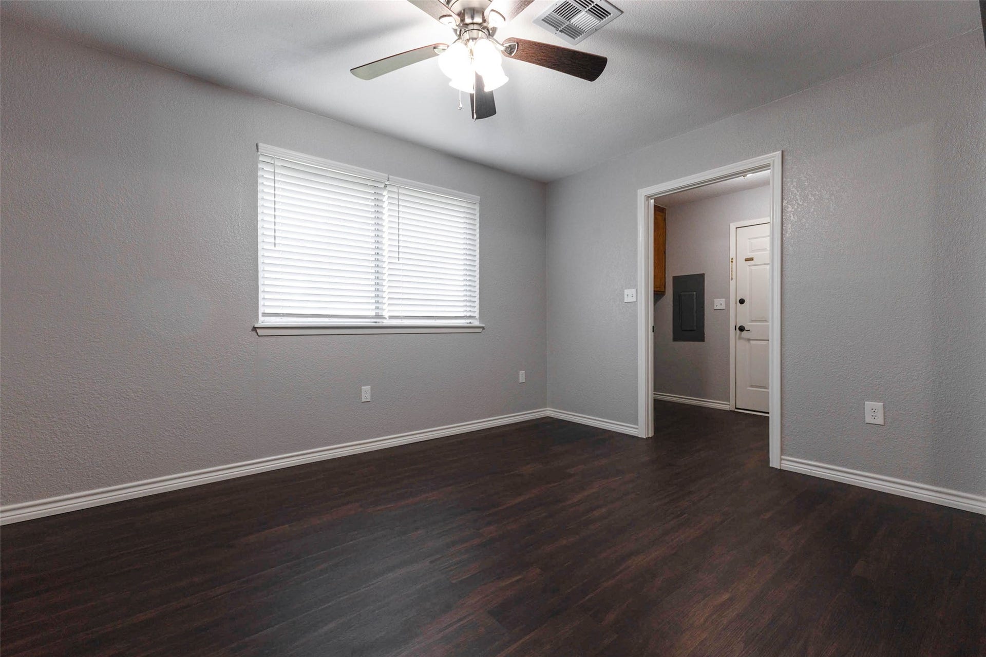 102 Cotton Street, Jones Creek, TX 77541
