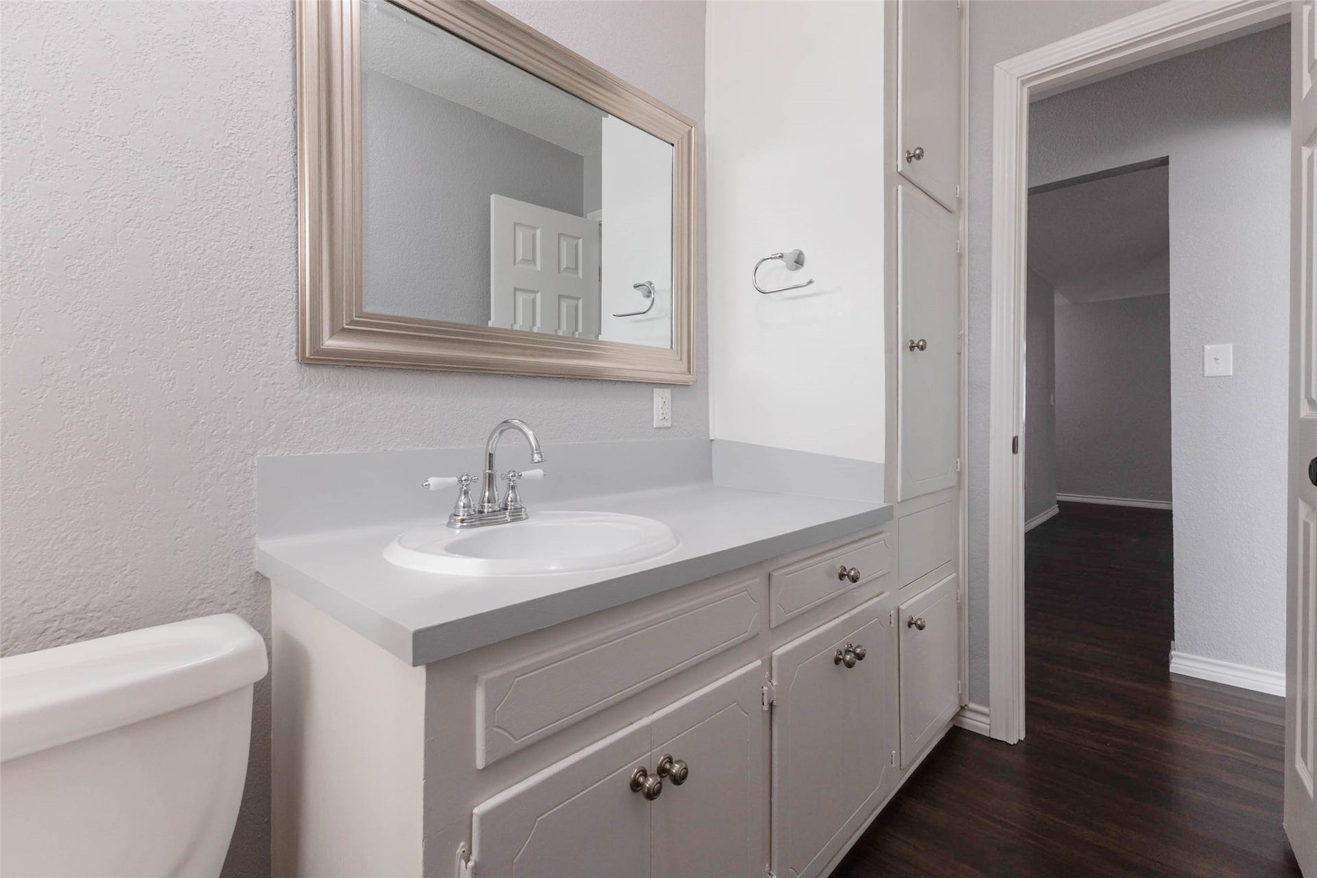 102 Cotton Street, Jones Creek, TX 77541