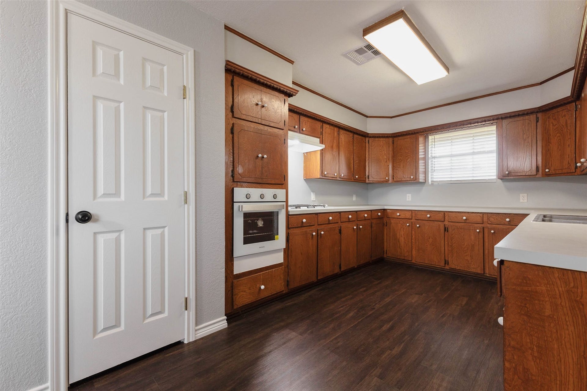 102 Cotton Street, Jones Creek, TX 77541