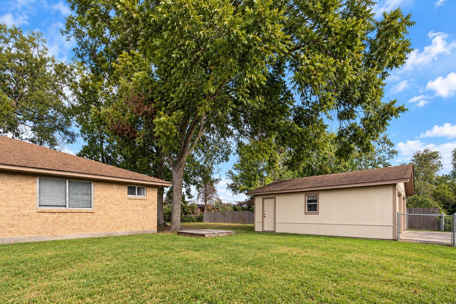 102 Cotton Street, Jones Creek, TX 77541