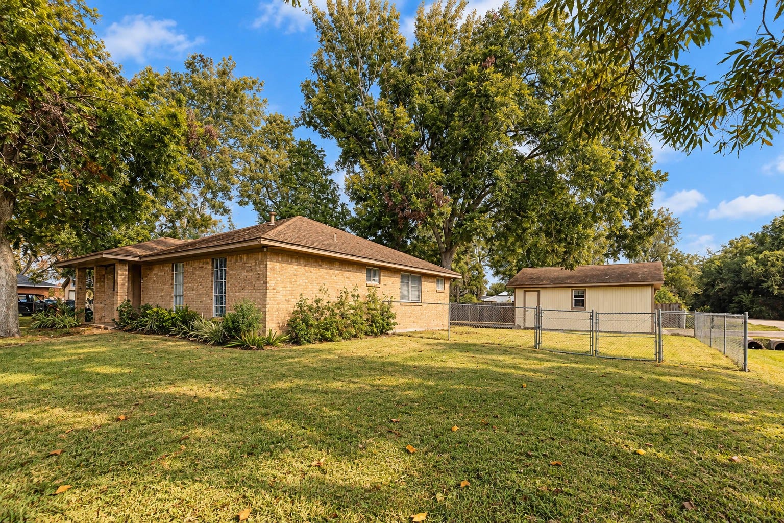 102 Cotton Street, Jones Creek, TX 77541