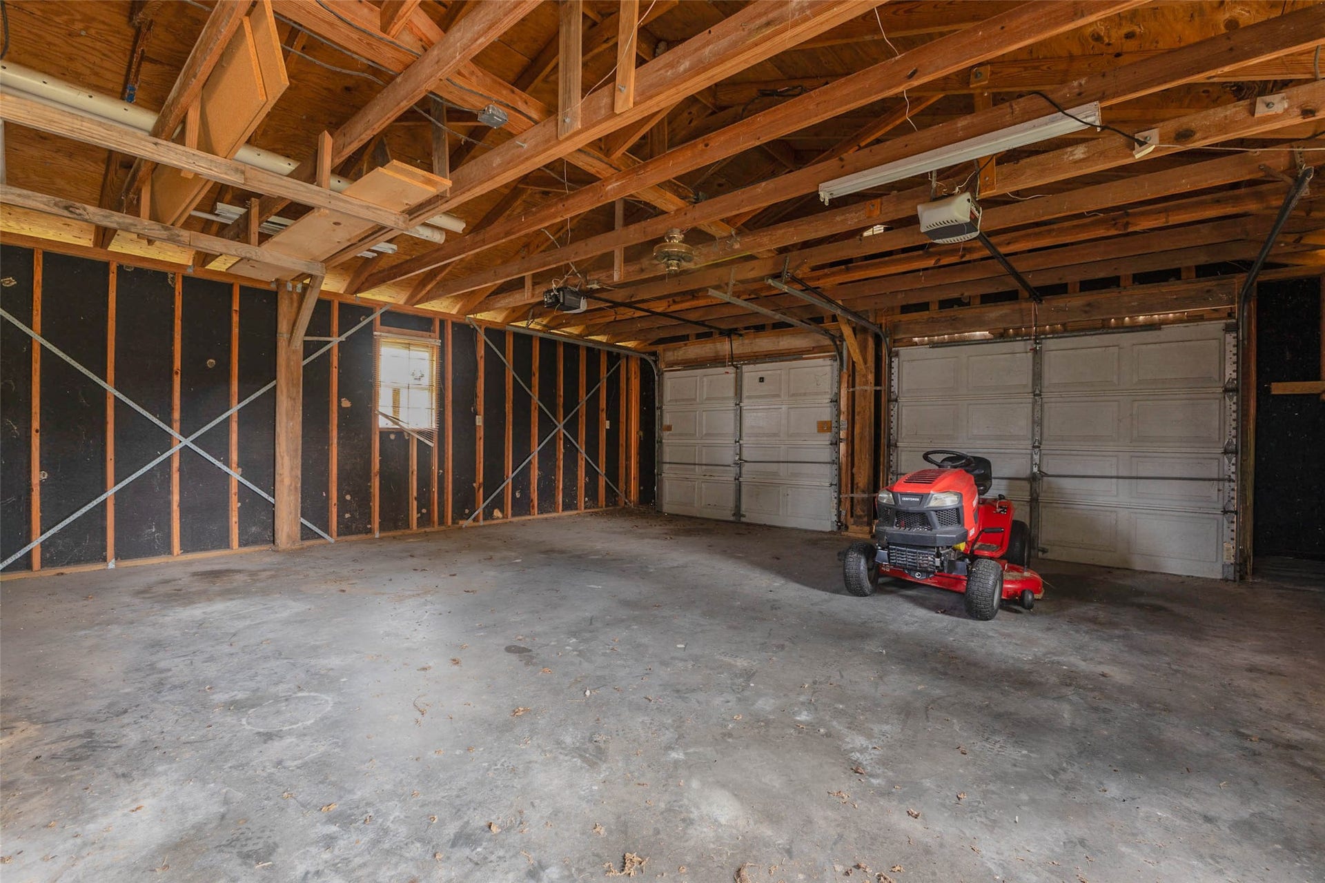 102 Cotton Street, Jones Creek, TX 77541