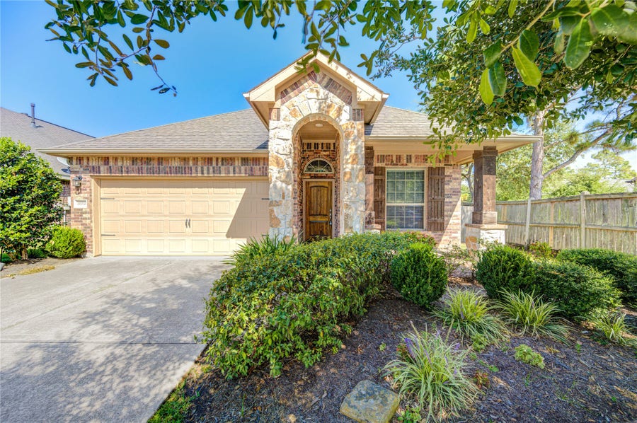 Property photo for 19306 Boulder Bay Lane, Humble, TX