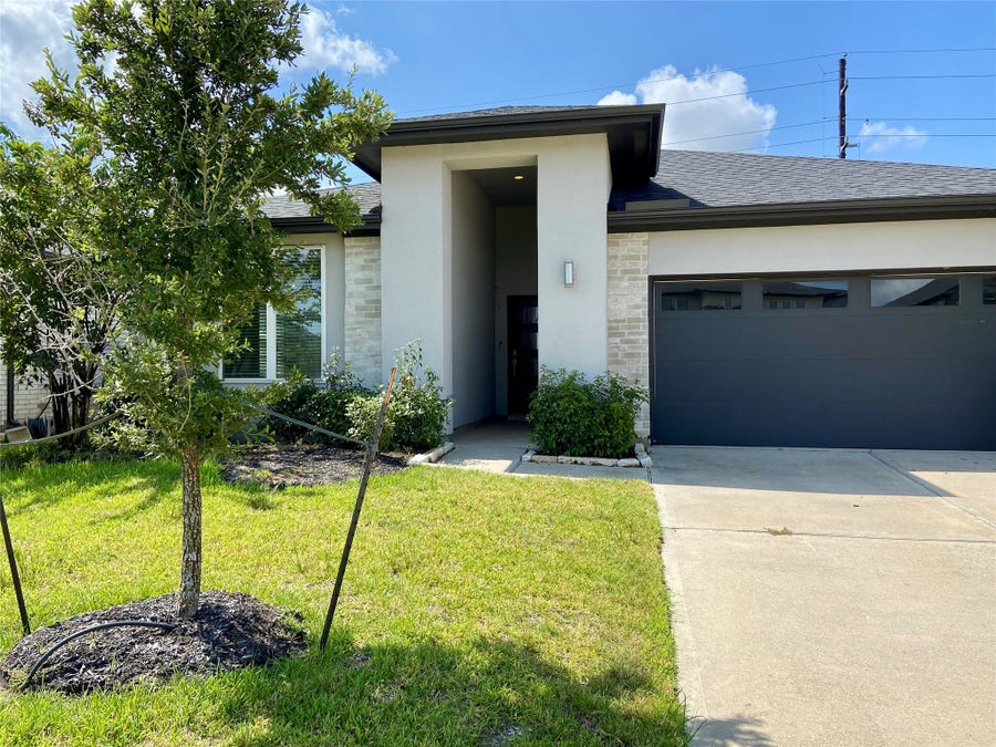 Property photo for 28503 Hannahs Harbor Lane, Katy, TX