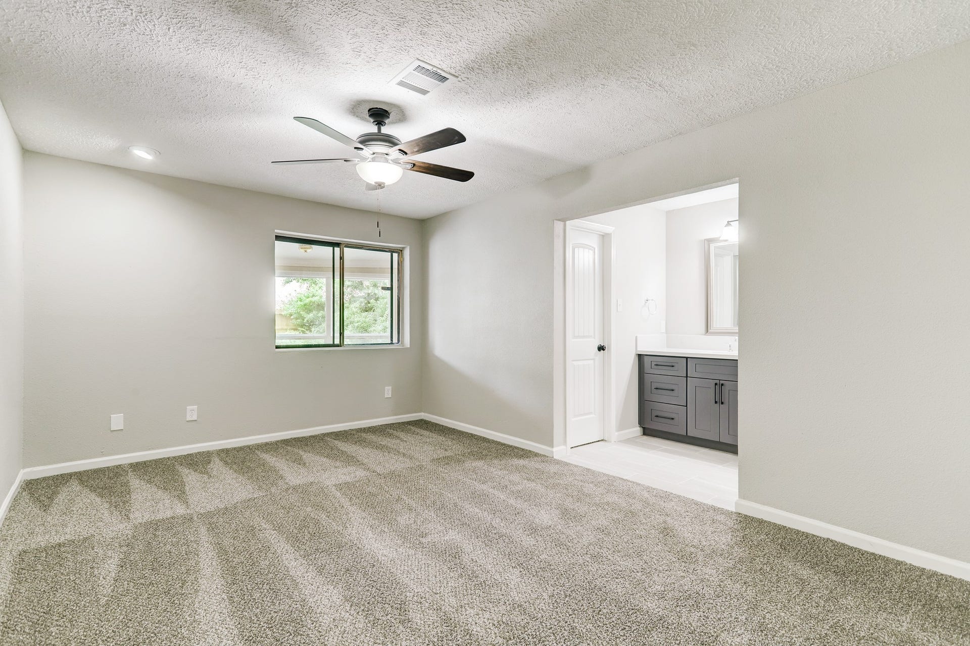 118 Coppersmith Drive, Katy, TX 77450