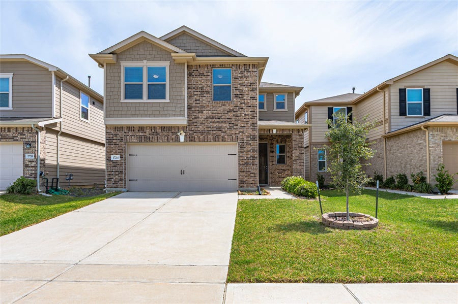 Property photo for 17214 Texas Willow Drive, Tomball, TX