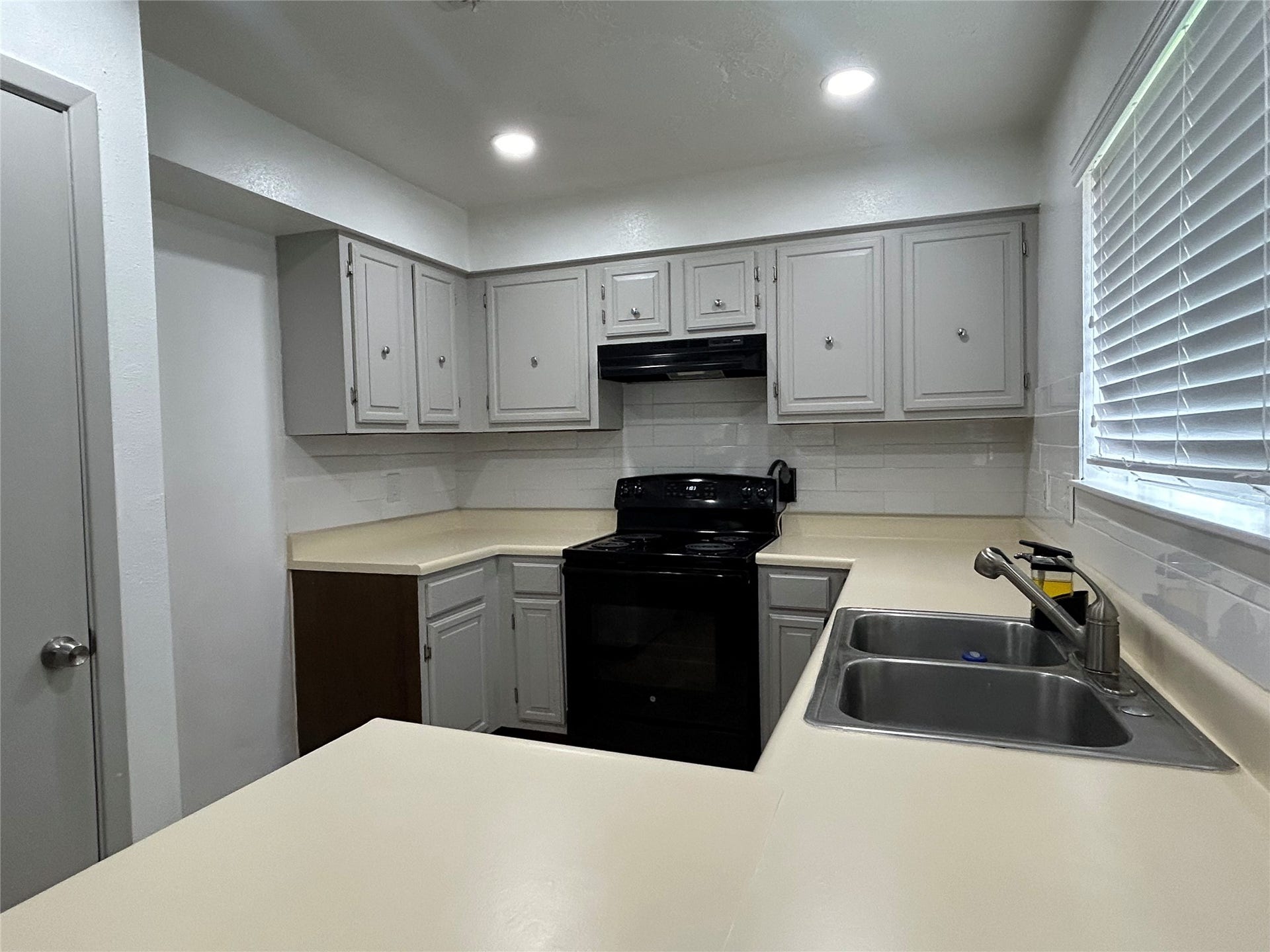 17311 Heritage Bay Drive, Webster, TX 77598 17311 Heritage Bay Drive, Webster, TX 77598