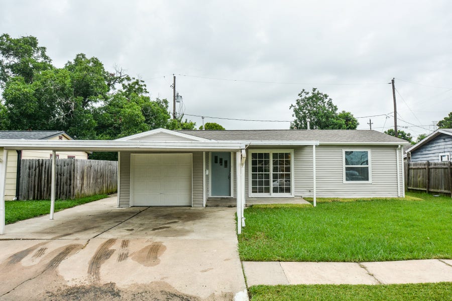Property photo for 1302 Lamesa Avenue, Pasadena, TX