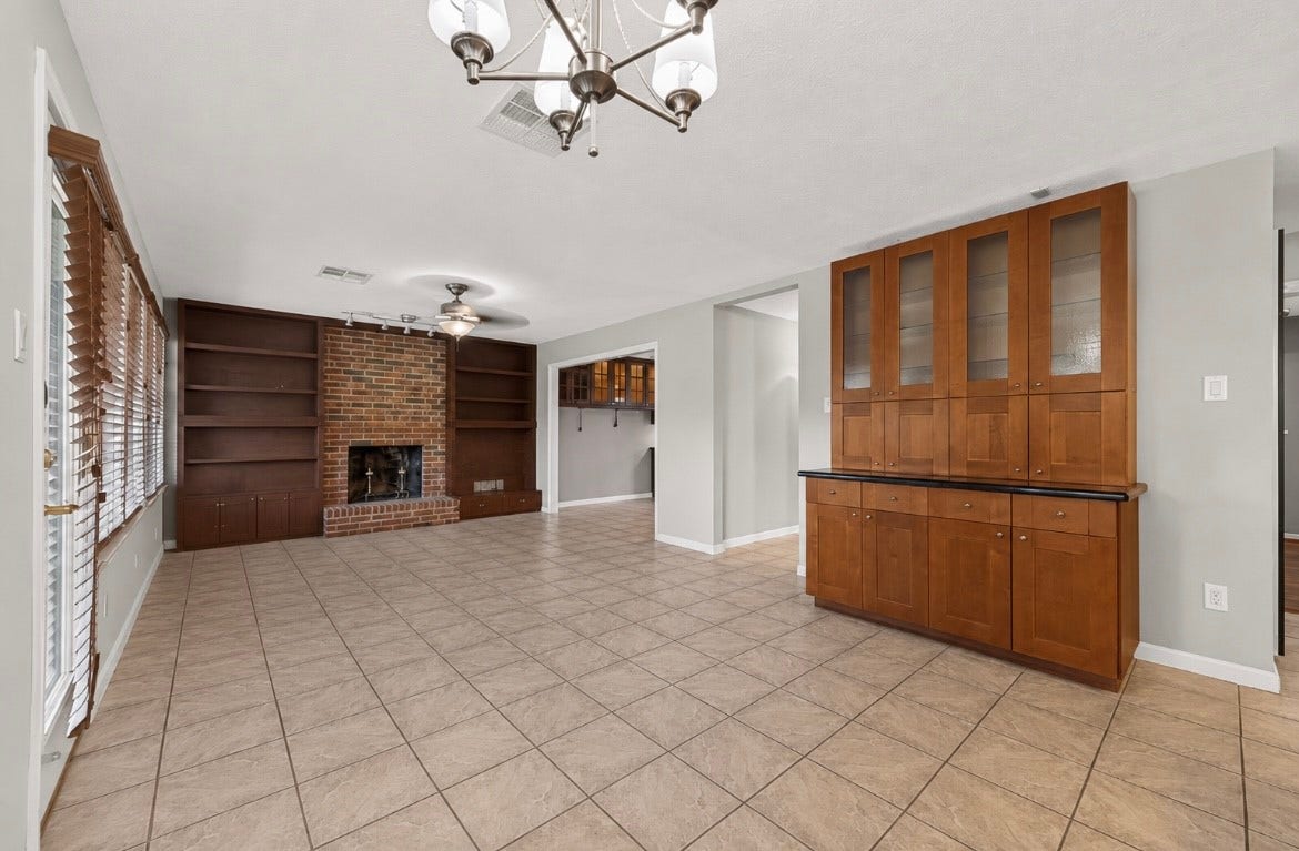 11730 Dorrance Lane, Meadows Place, TX 77477 Walk on in!