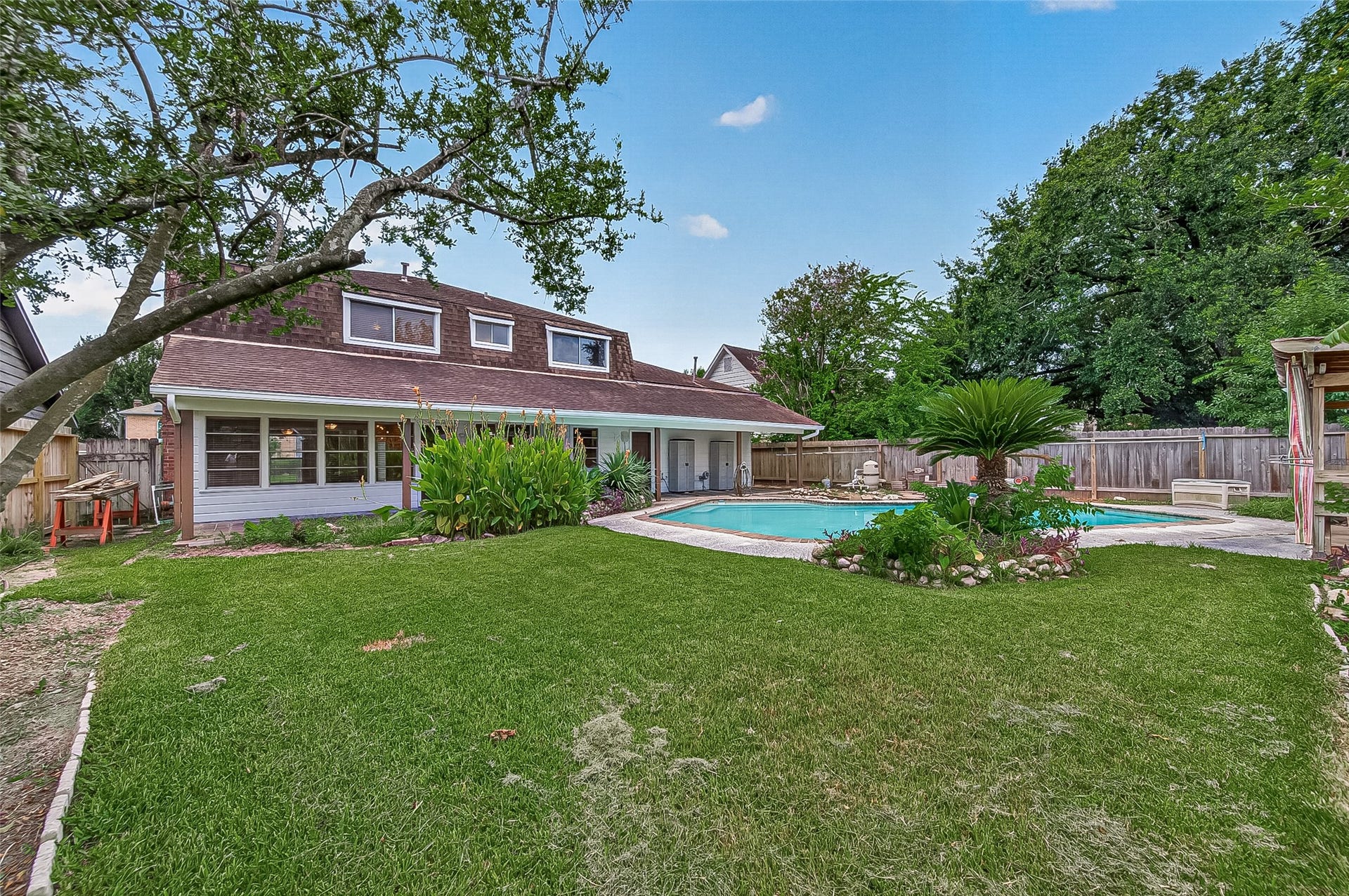 11730 Dorrance Lane, Meadows Place, TX 77477 1st family area