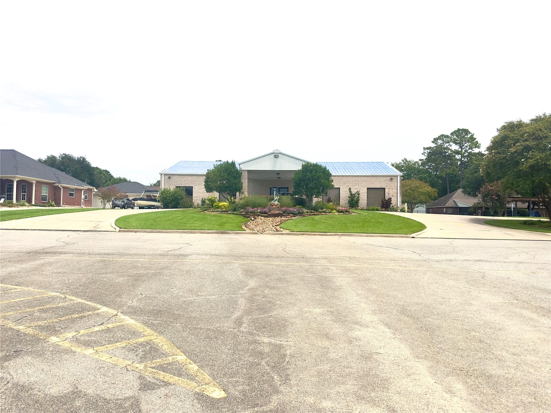 12830 Point Aquarius Boulevard, Willis, TX 77318 Community center located in the neighborhood along with 2 community pools and tons of other amenities.