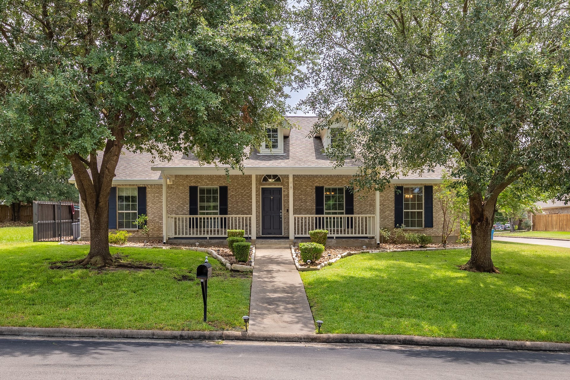 12830 Point Aquarius Boulevard, Willis, TX 77318 Welcome home to this immaculate home located 2 blocks from the lake.
