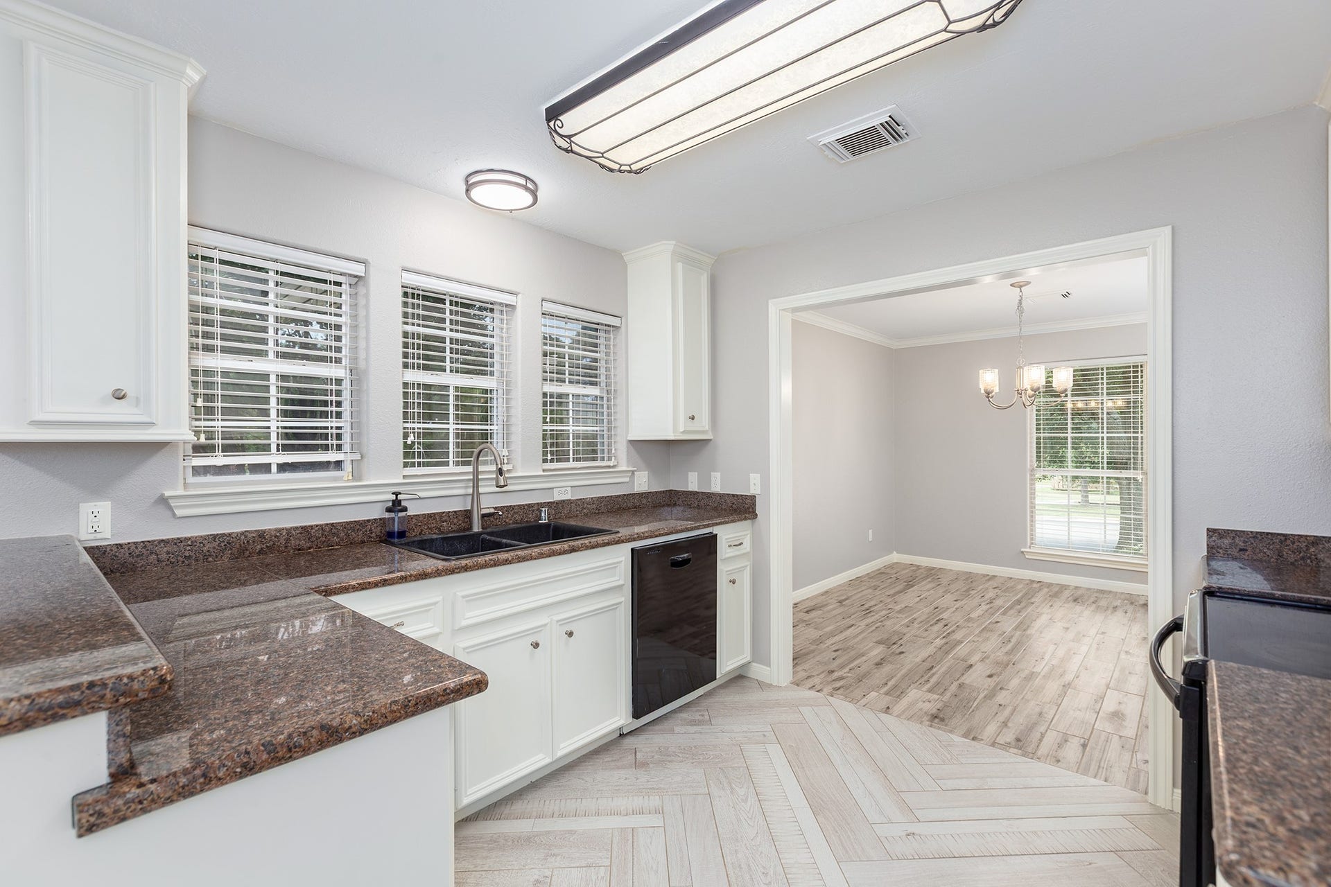 12830 Point Aquarius Boulevard, Willis, TX 77318 Tons of storage space and room for barstools and hang out space for family and friends.