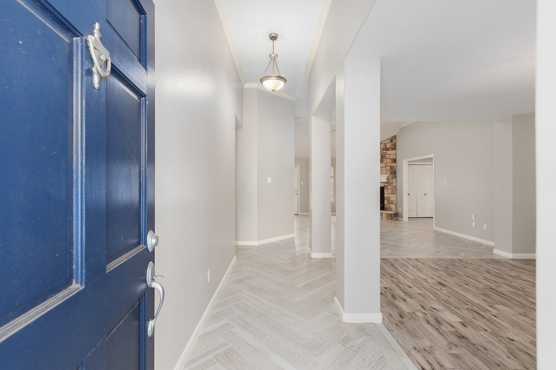 12830 Point Aquarius Boulevard, Willis, TX 77318 Lovely entry into this open concept and modernly renovated home.
