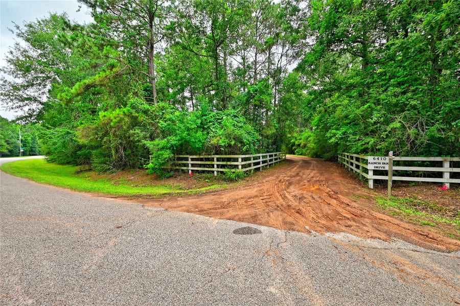 Property photo for 6410 Ranch Park Drive, Magnolia, TX