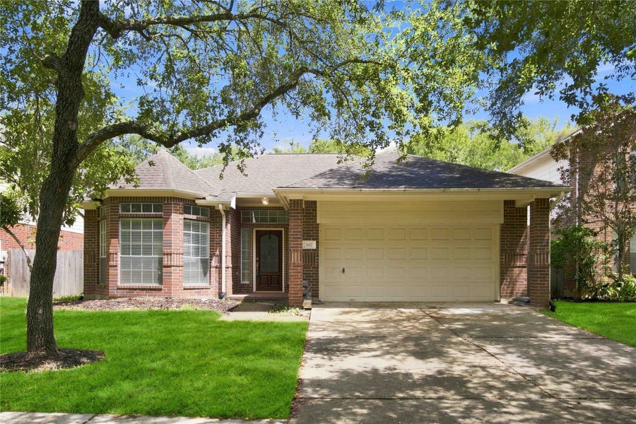 Property photo for 807 Fairpark Lane, Sugar Land, TX