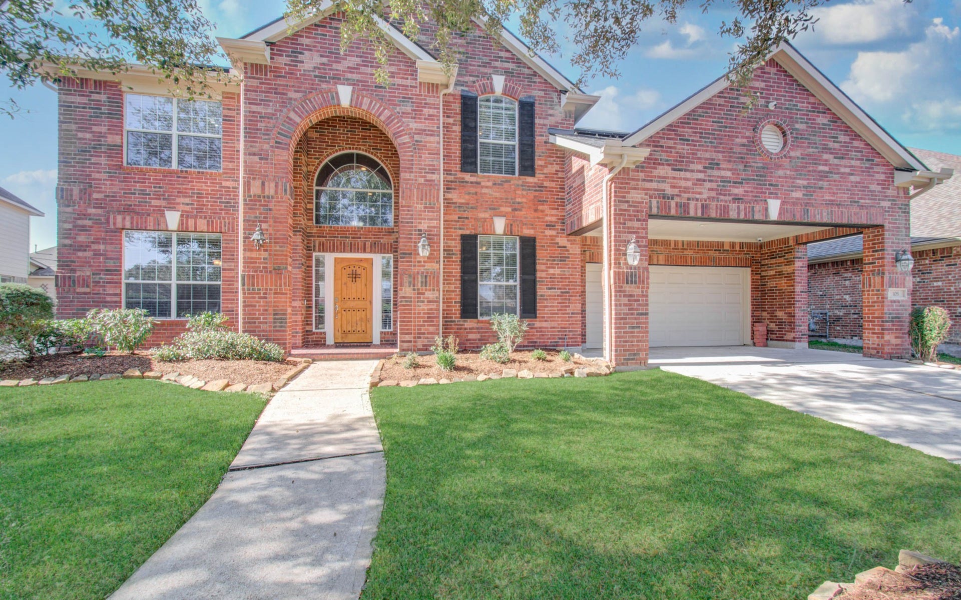 105 Hawke Bay Lane, Friendswood, TX 77546