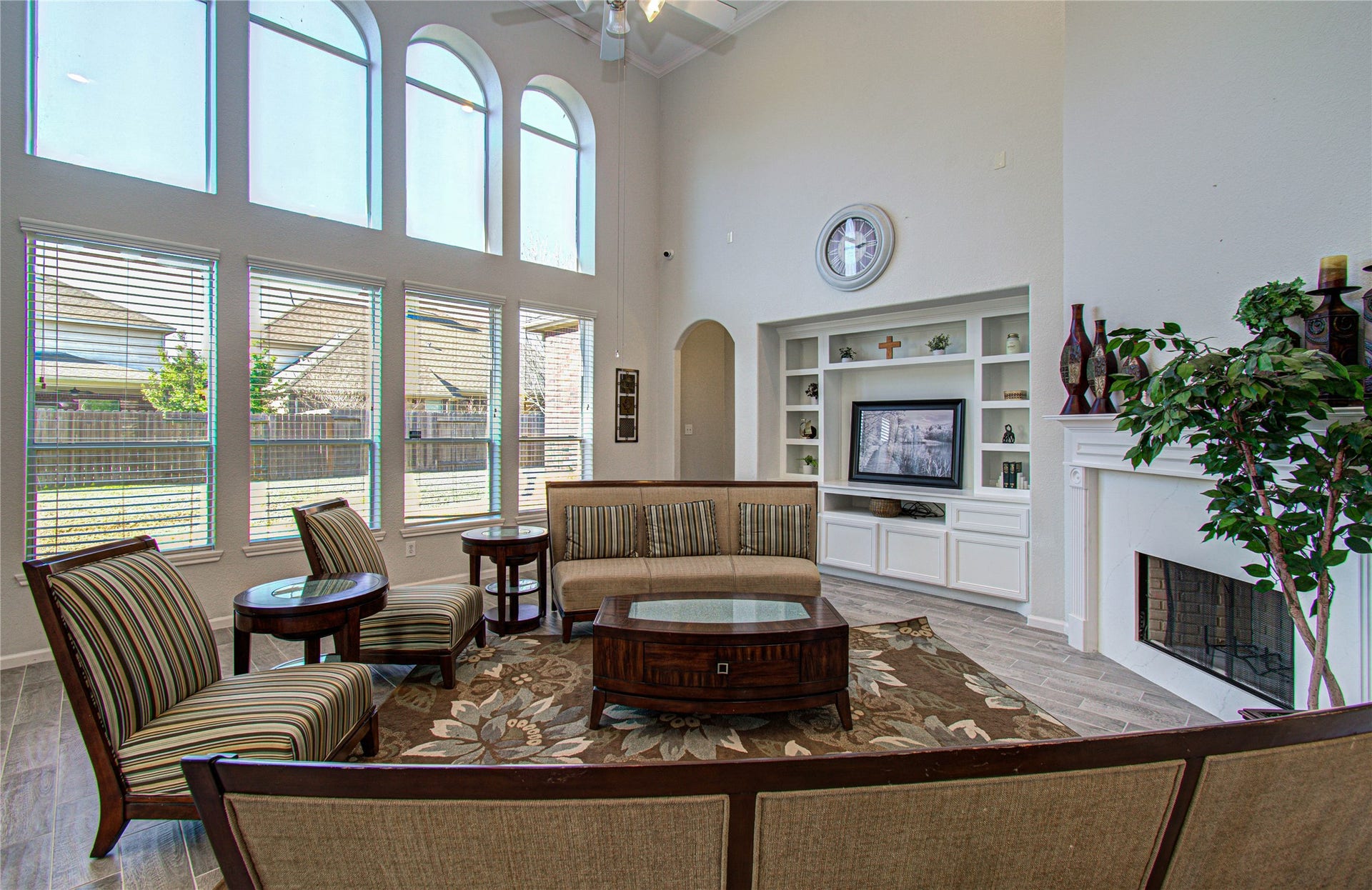 105 Hawke Bay Lane, Friendswood, TX 77546