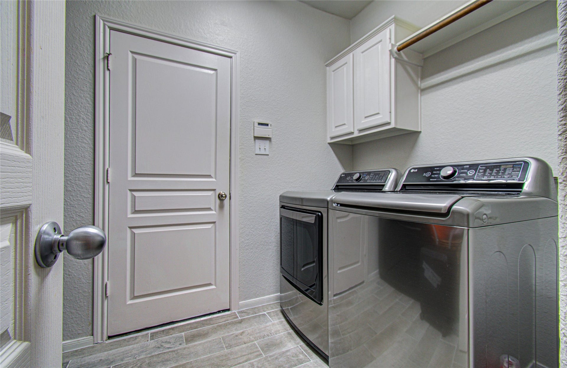 105 Hawke Bay Lane, Friendswood, TX 77546