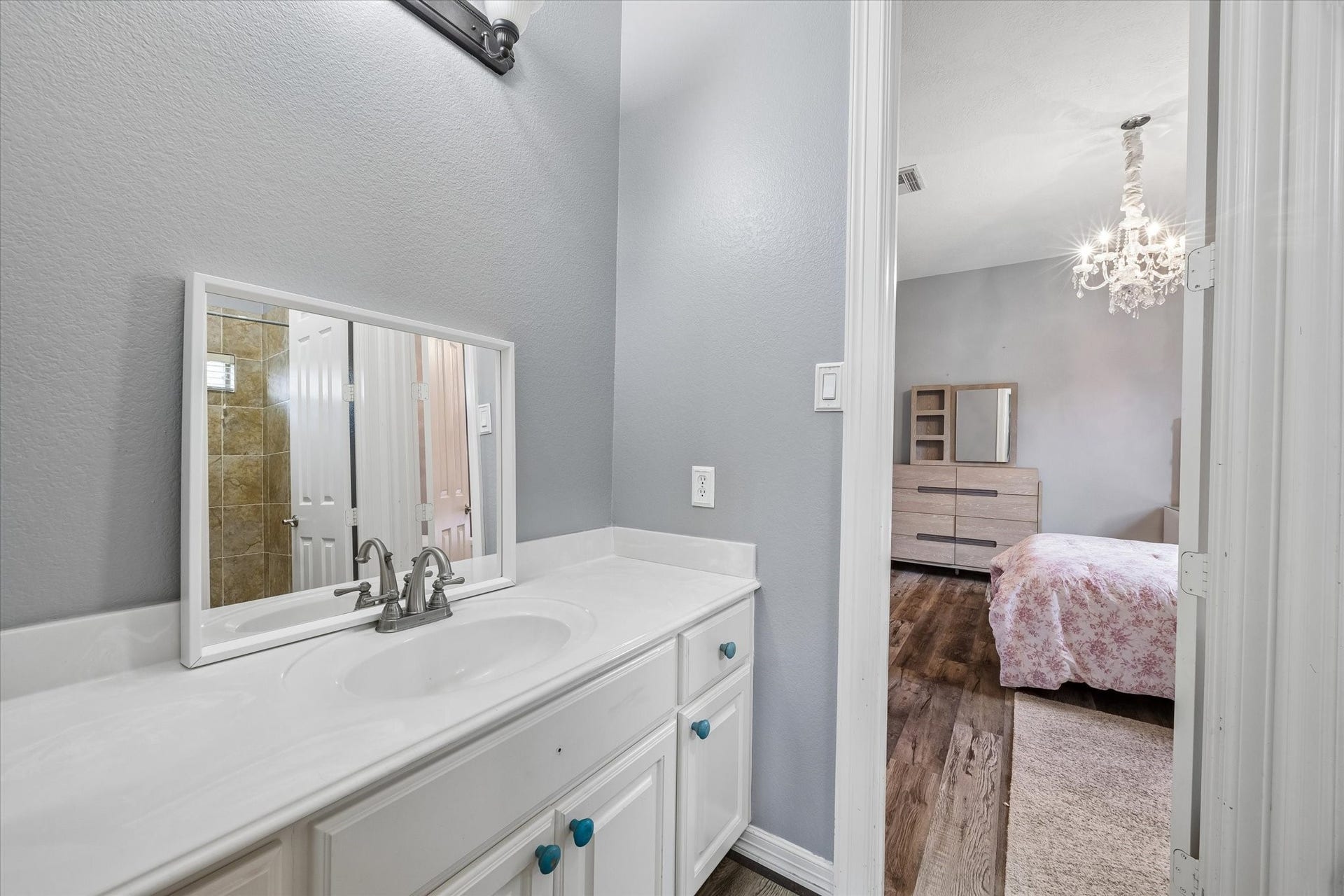 17610 Beckerdell Lane, Tomball, TX 77377 Second of 3 full baths