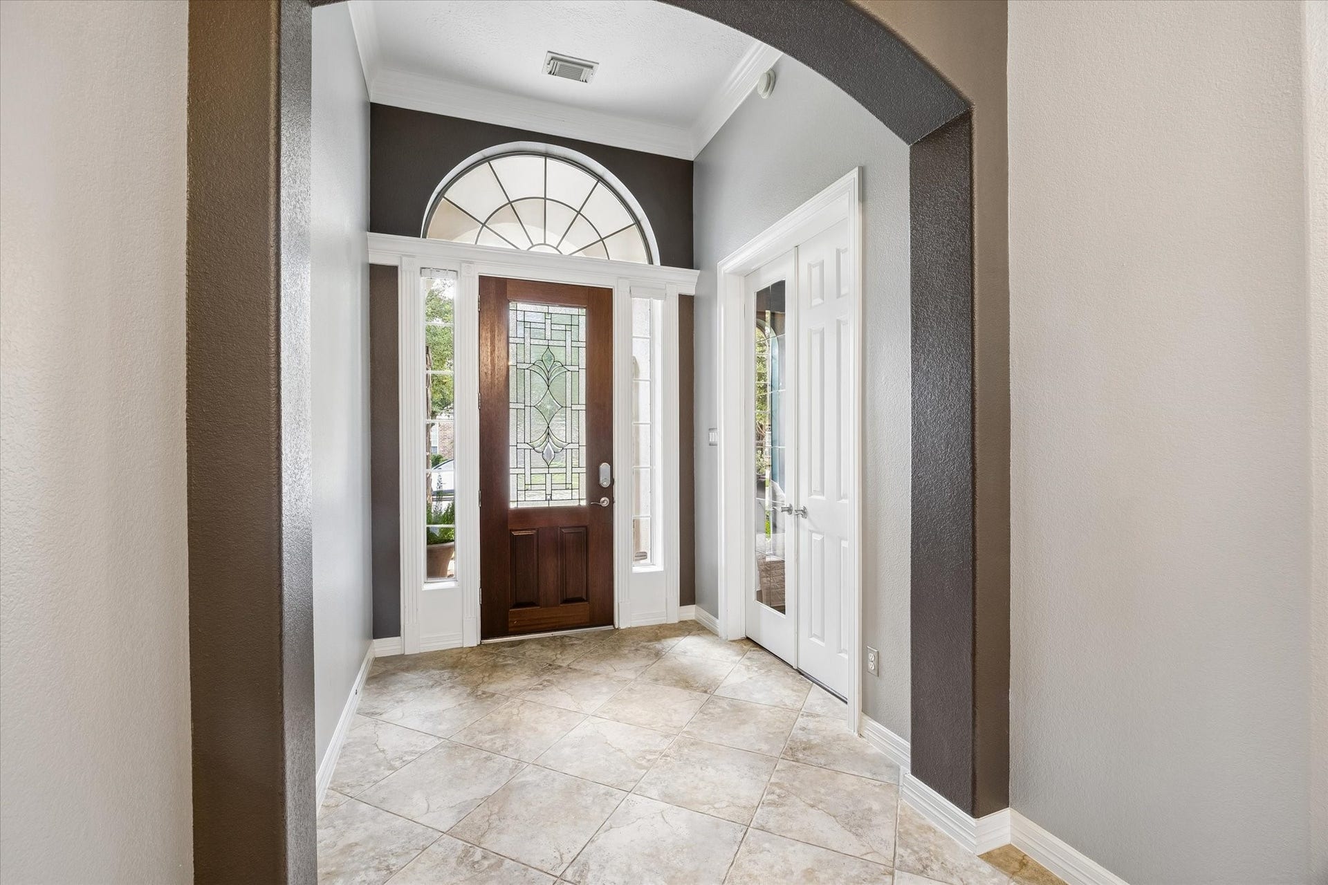 17610 Beckerdell Lane, Tomball, TX 77377 Front door/Entryway