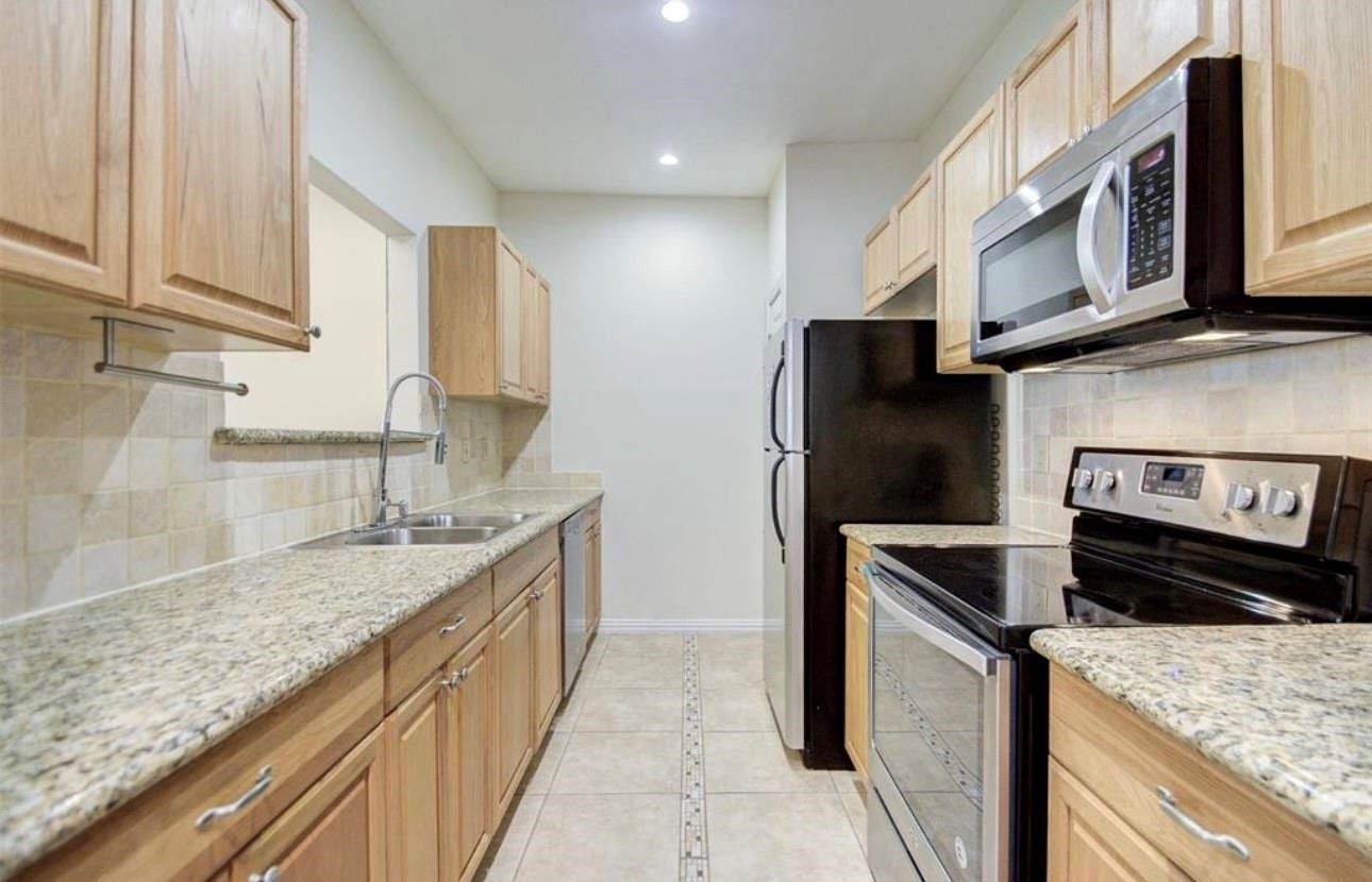 3174 Holly Hall Street, Houston, TX 77054 3174 Holly Hall Street, Houston, TX 77054