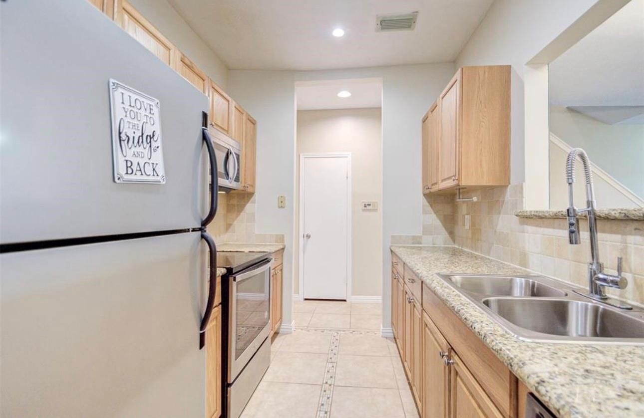 3174 Holly Hall Street, Houston, TX 77054 3174 Holly Hall Street, Houston, TX 77054