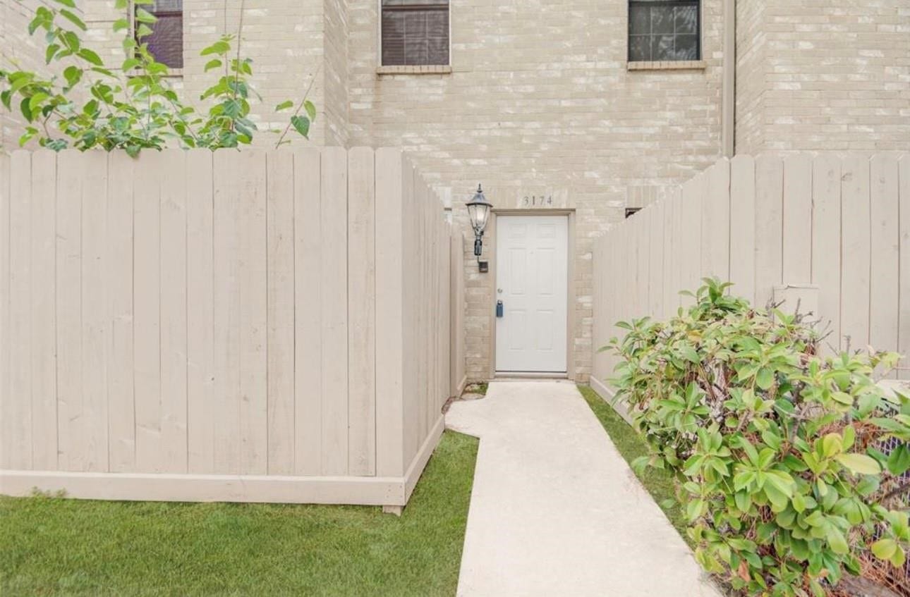3174 Holly Hall Street, Houston, TX 77054 3174 Holly Hall Street, Houston, TX 77054