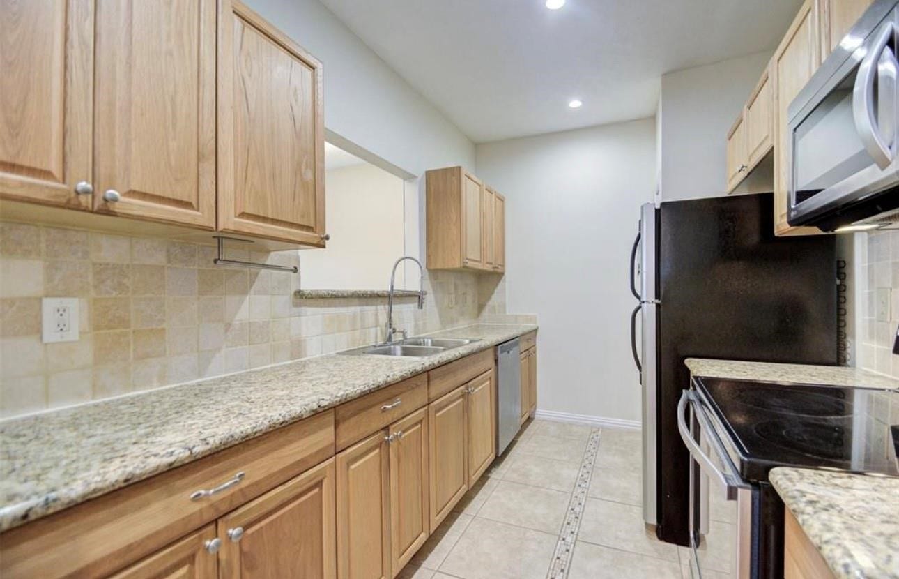 3174 Holly Hall Street, Houston, TX 77054 3174 Holly Hall Street, Houston, TX 77054