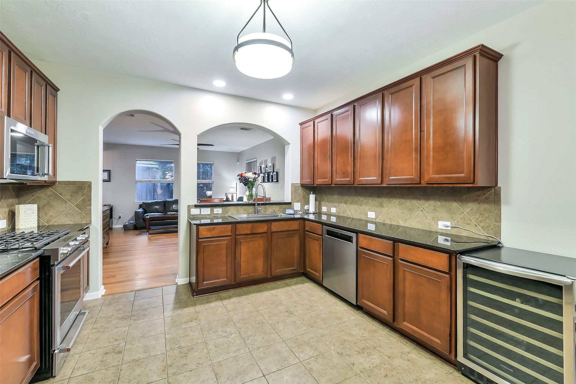 8934 Parlin Ridge Drive, Houston, TX 77040 8934 Parlin Ridge Drive, Houston, TX 77040
