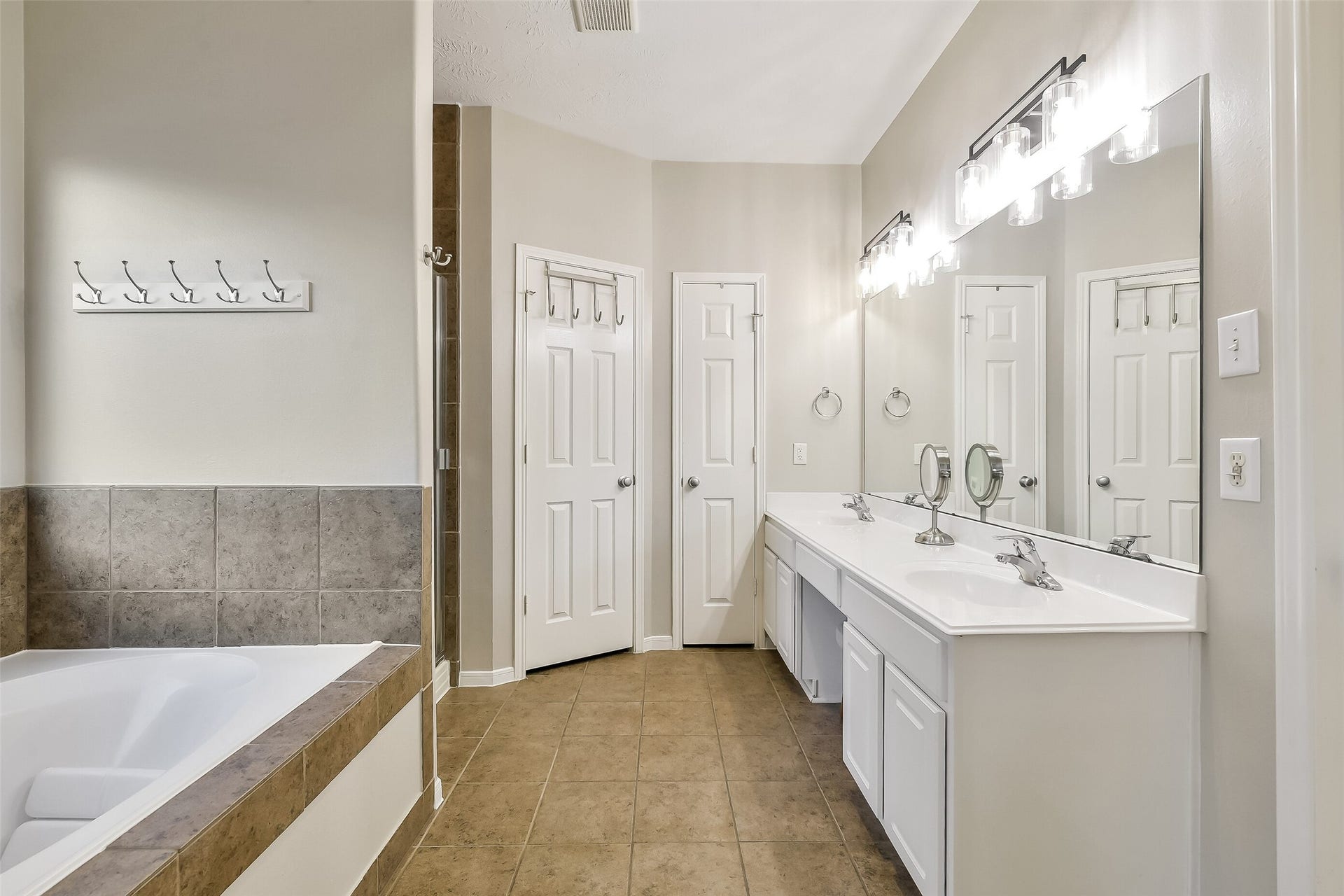 8934 Parlin Ridge Drive, Houston, TX 77040 8934 Parlin Ridge Drive, Houston, TX 77040