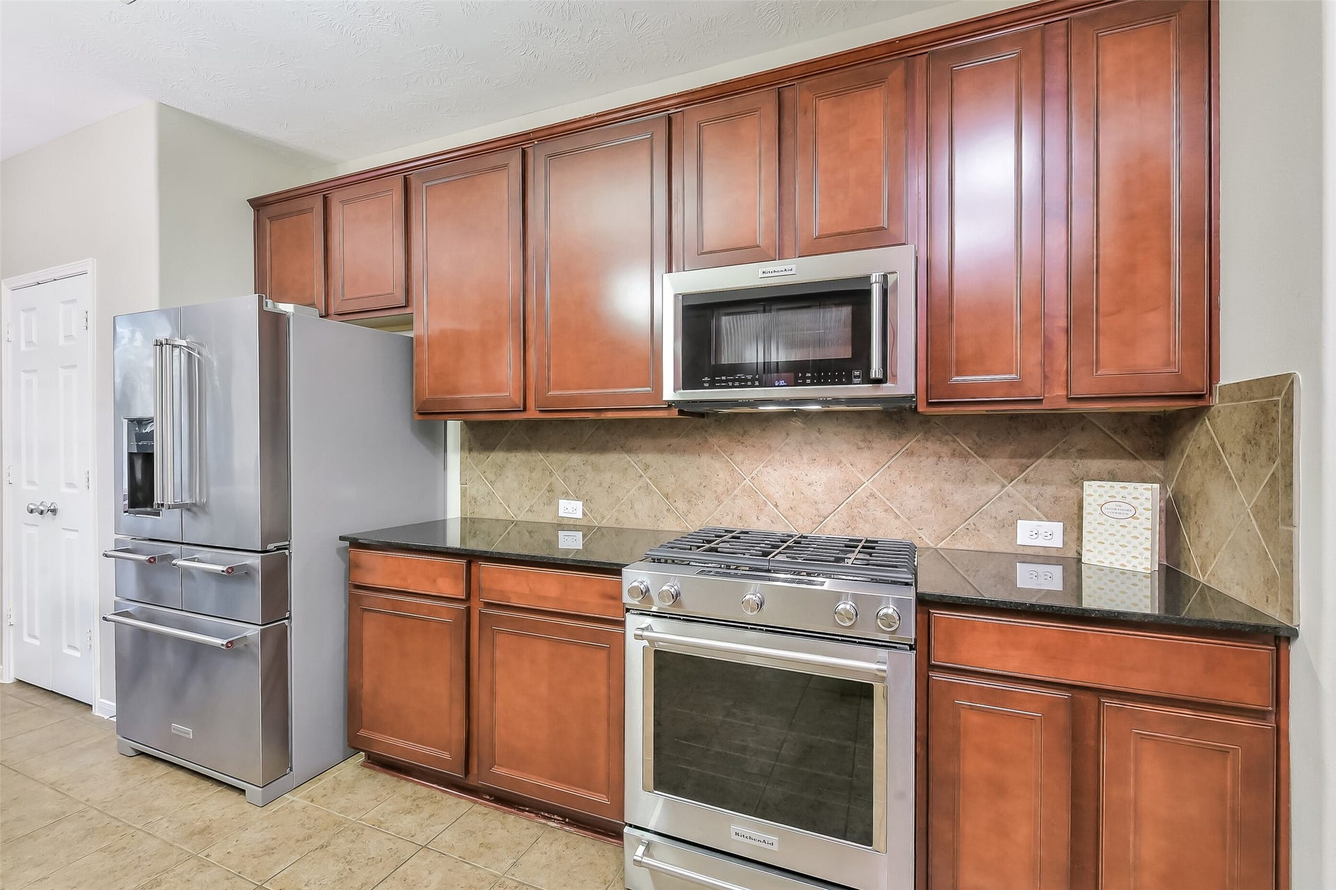 8934 Parlin Ridge Drive, Houston, TX 77040 8934 Parlin Ridge Drive, Houston, TX 77040