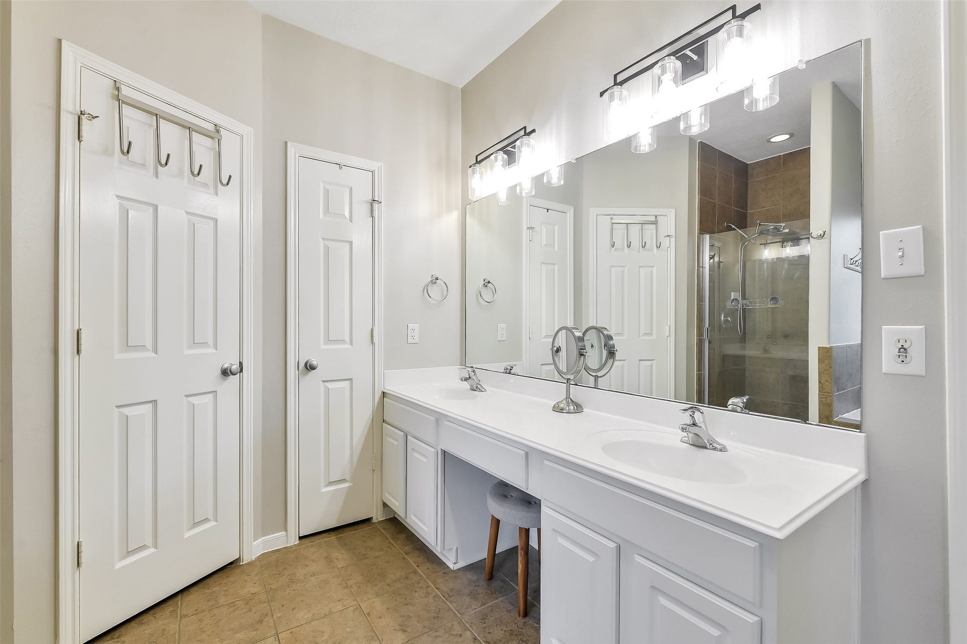 8934 Parlin Ridge Drive, Houston, TX 77040 8934 Parlin Ridge Drive, Houston, TX 77040