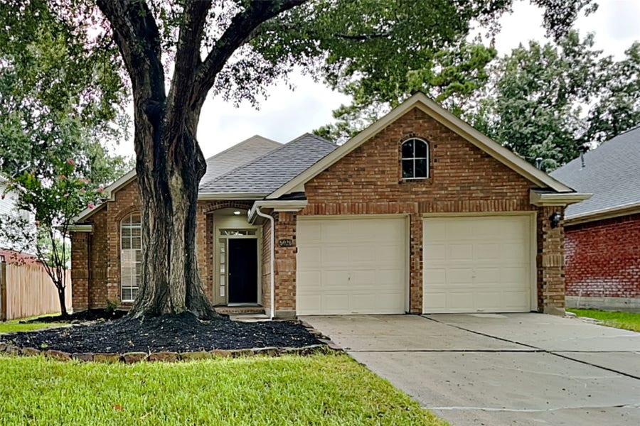 Property photo for 5026 Maple Brook Lane, Houston, TX