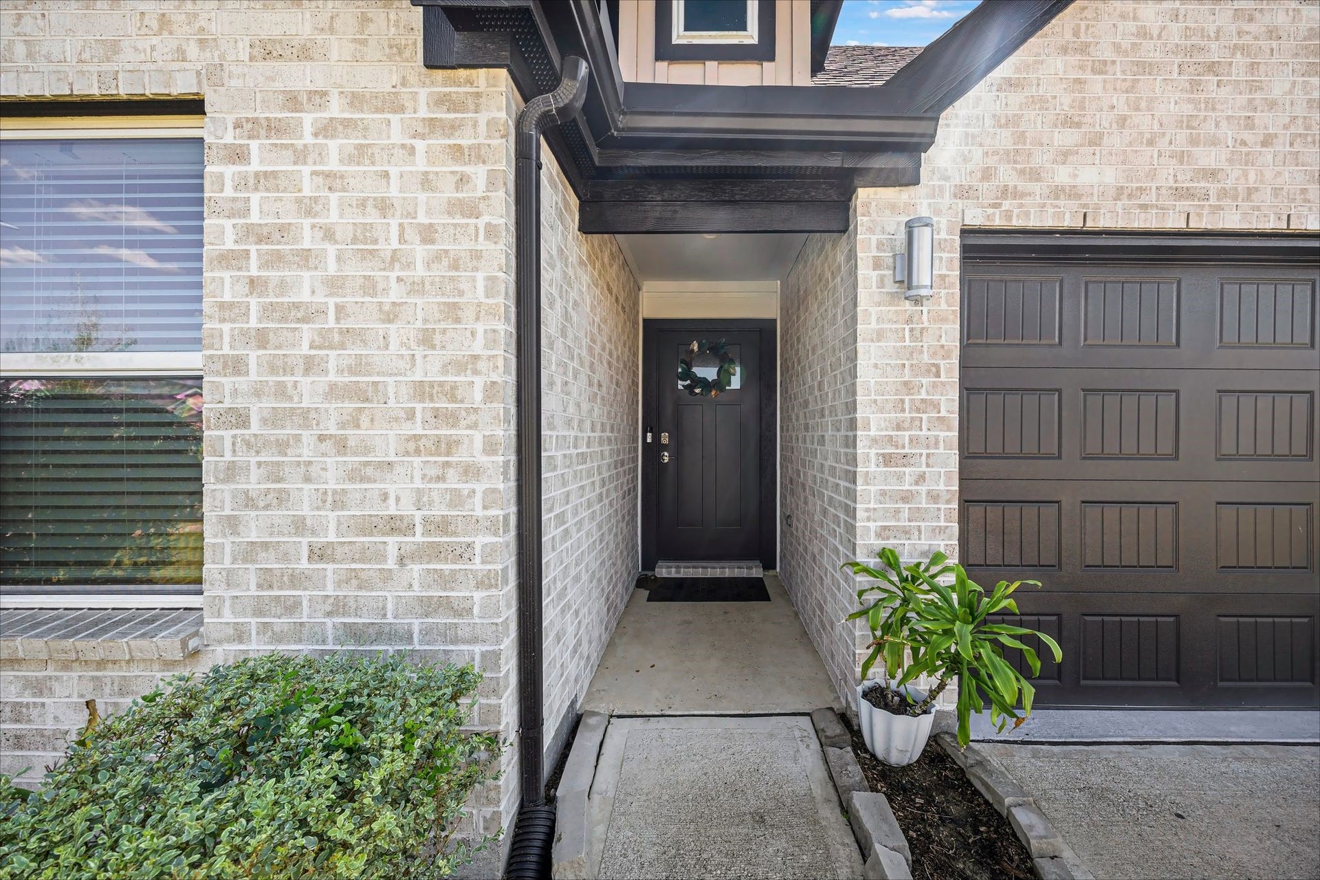 1623 Solana Drive, Fresno, TX 77545 1623 Solana Drive, Fresno, TX 77545