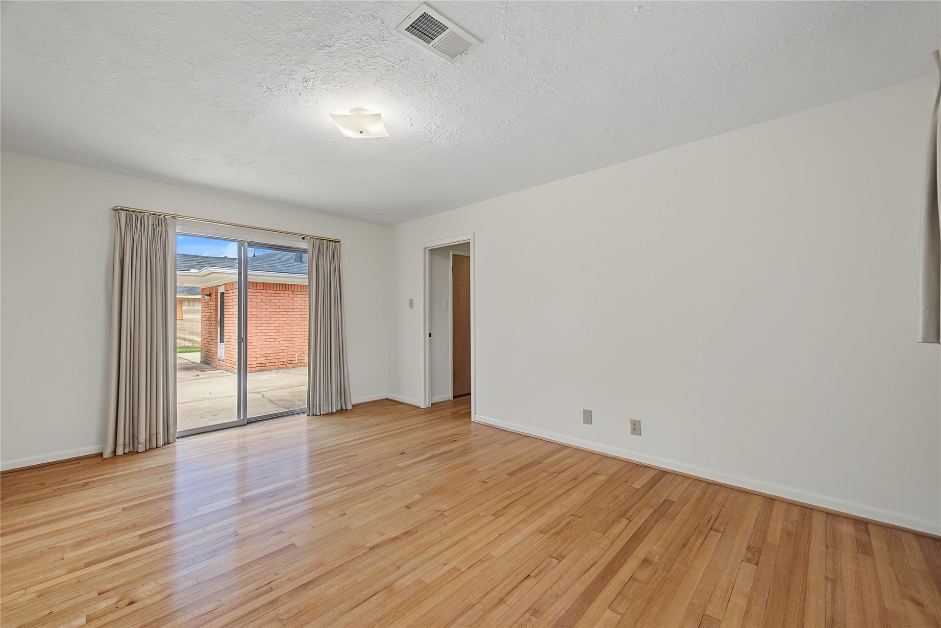 PRIMARY BEDROOM VIEW