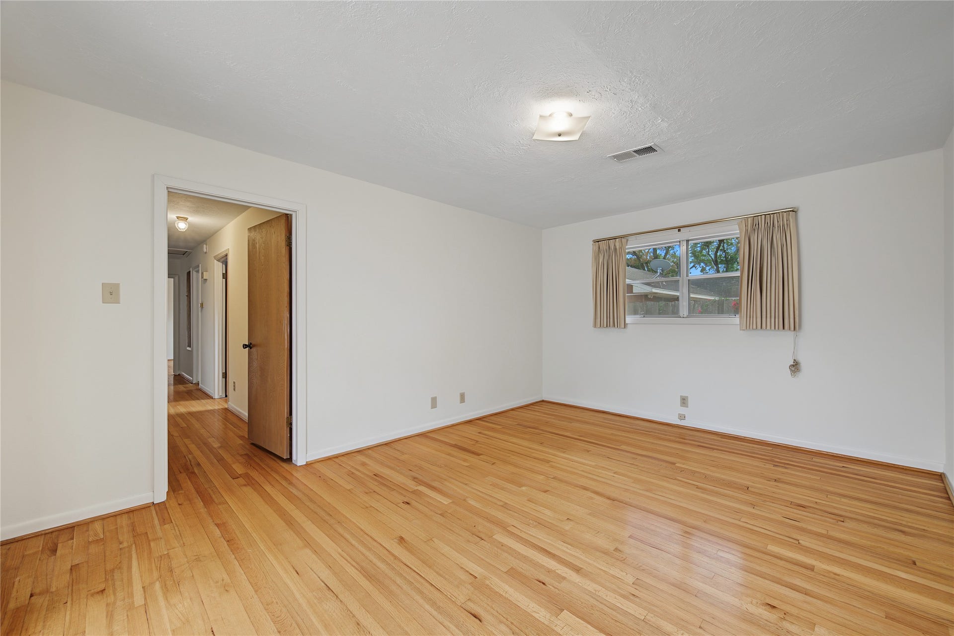 2016 San Jacinto Drive, Pasadena, TX 77502