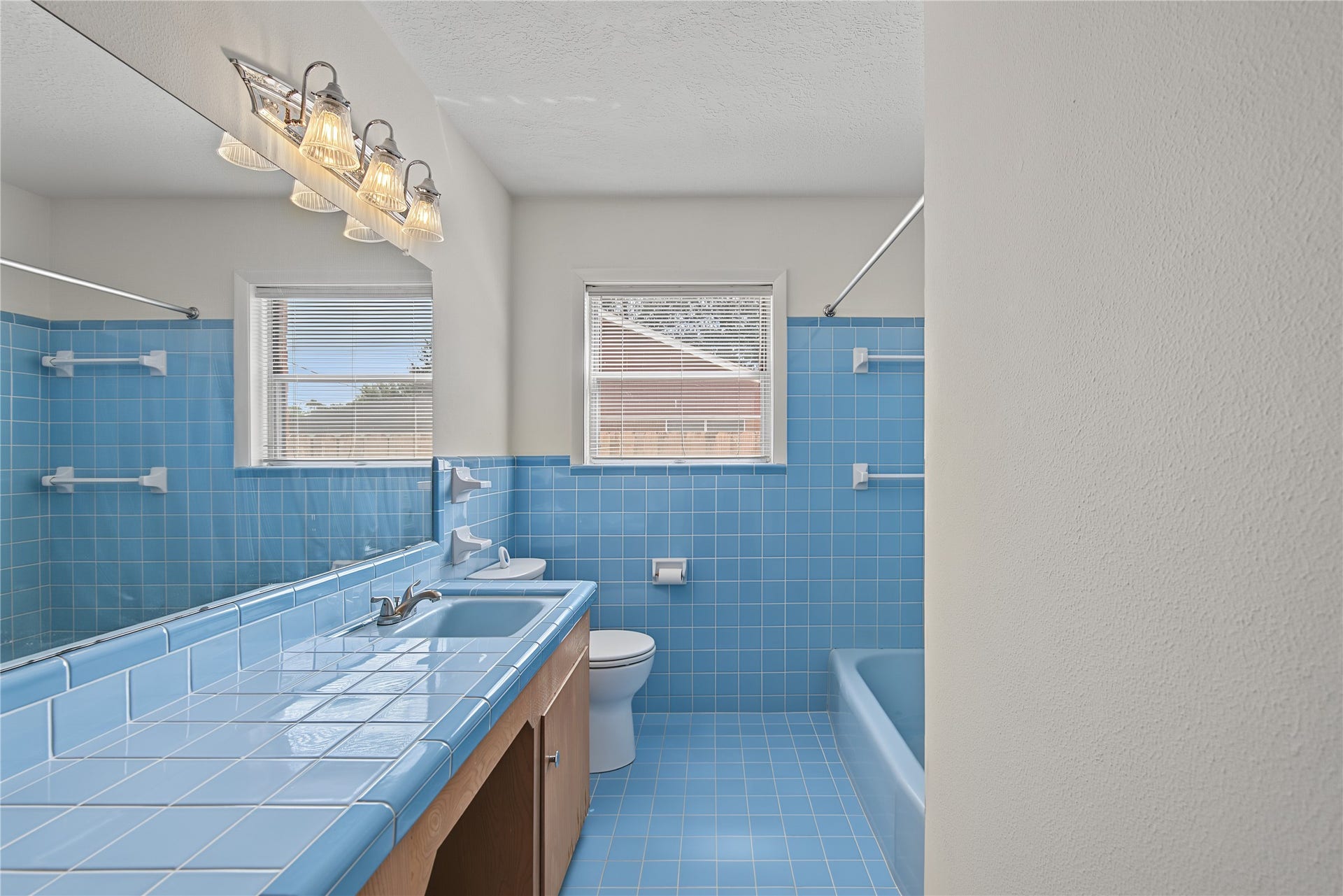 HALLWAY BATH