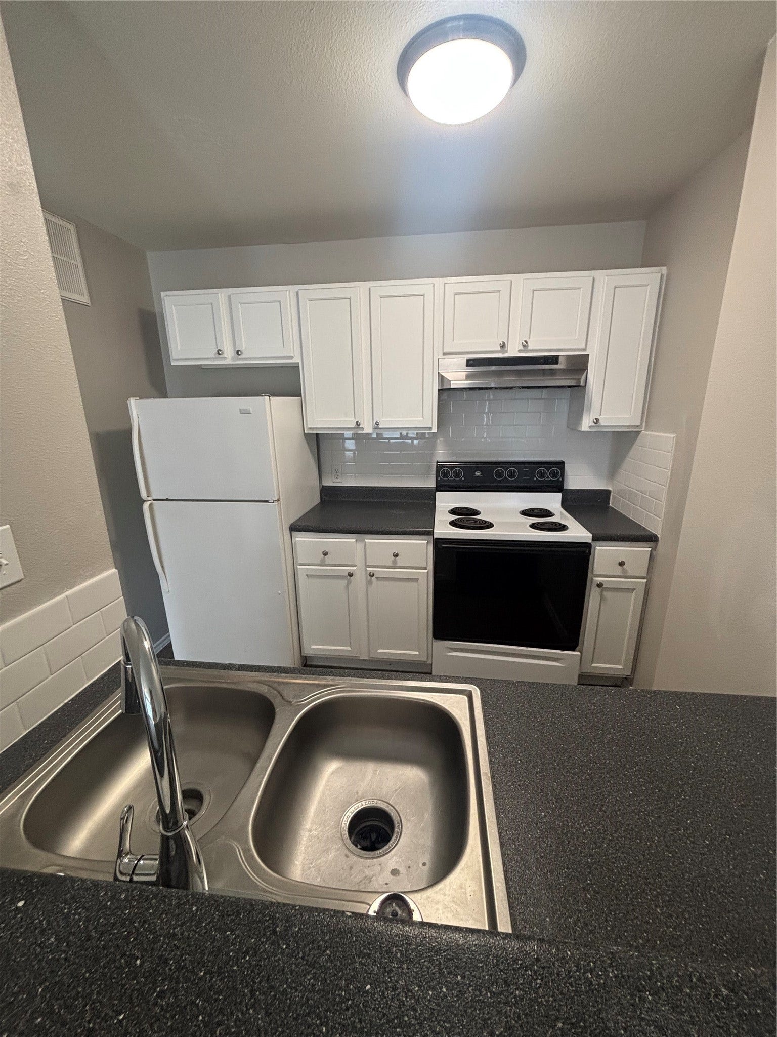 512 Hollyhock Drive, #12, Waller, TX 77484