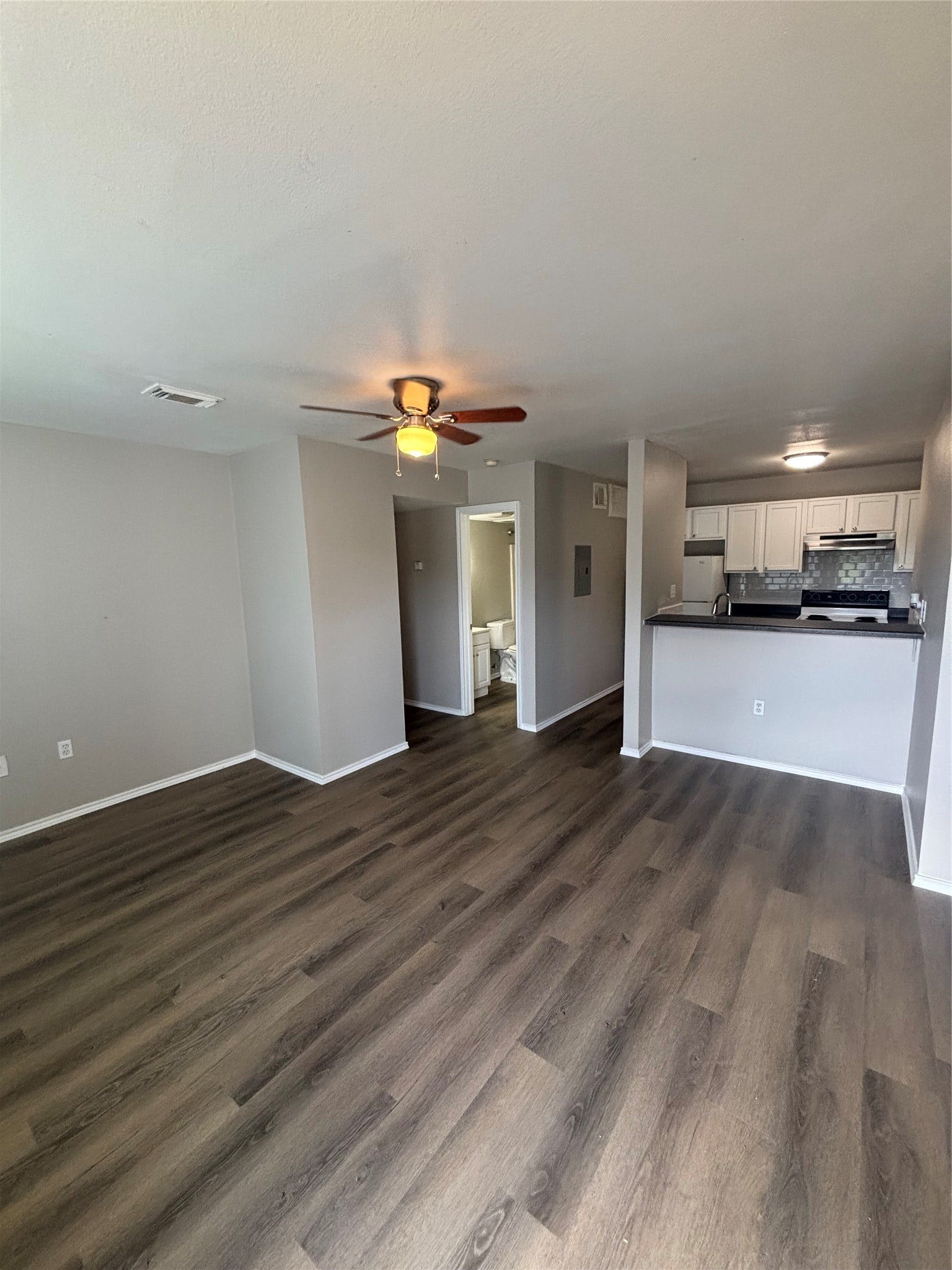512 Hollyhock Drive, #12, Waller, TX 77484
